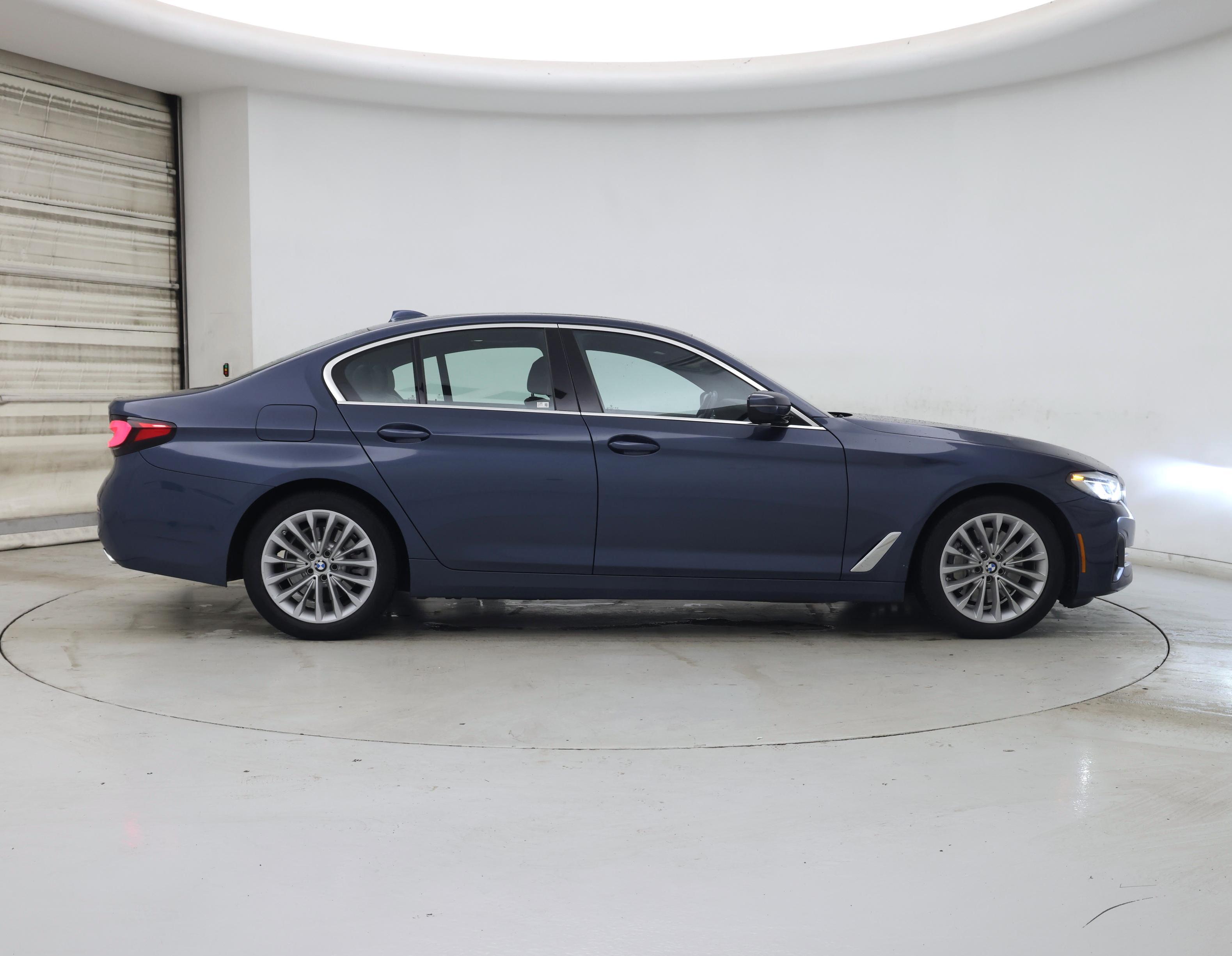 Thumbnail: 2023 BMW 5 Series - 7