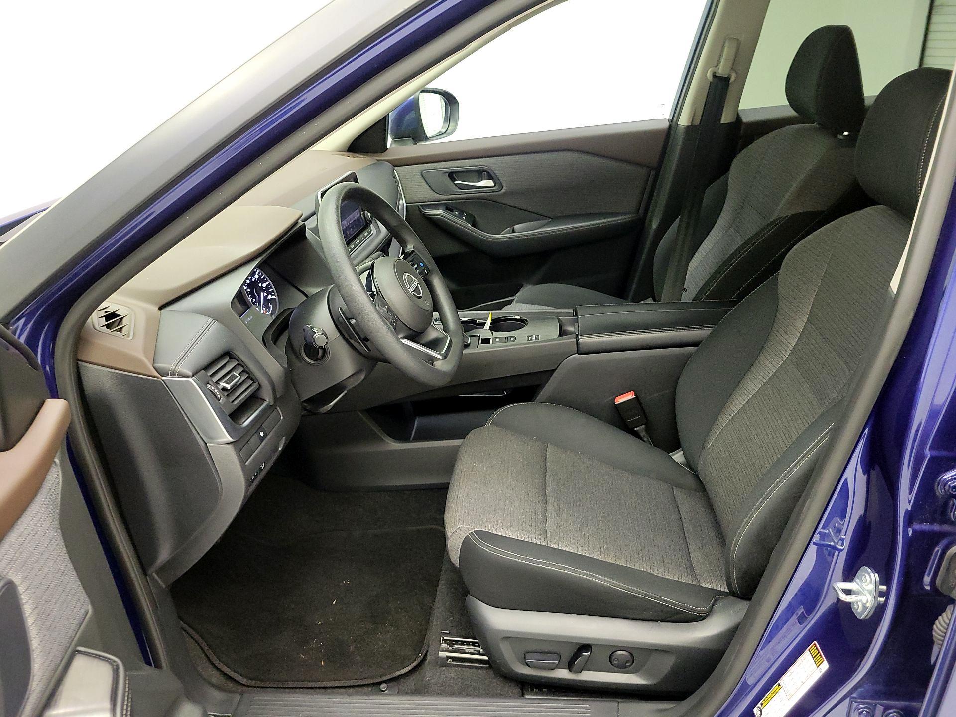 Thumbnail: 2023 Nissan Rogue - 9