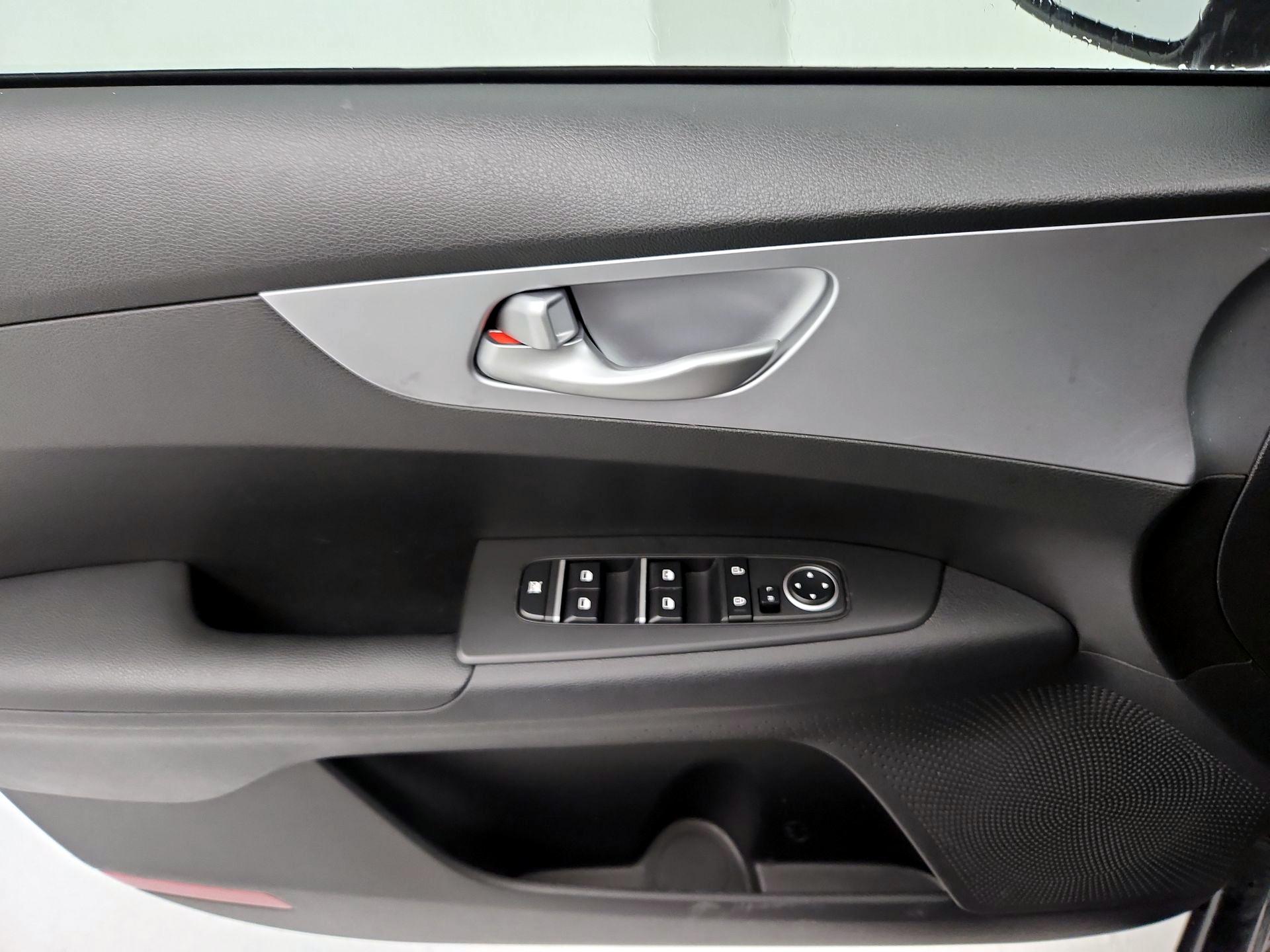 Thumbnail: 2022 Kia Forte - 12