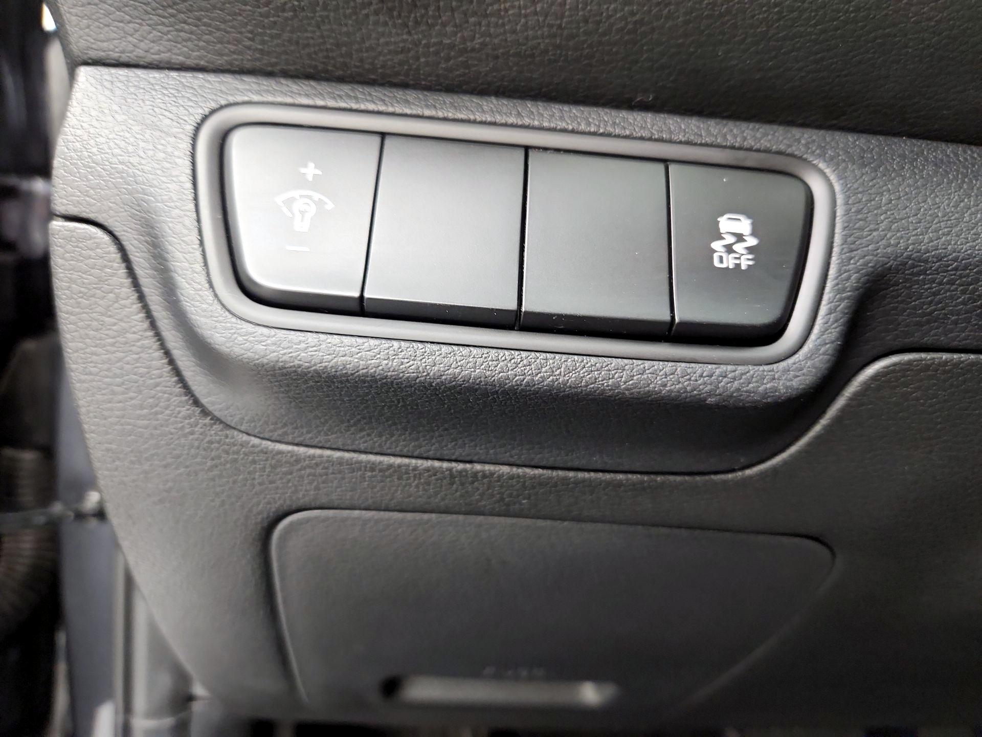 Thumbnail: 2022 Kia Forte - 13