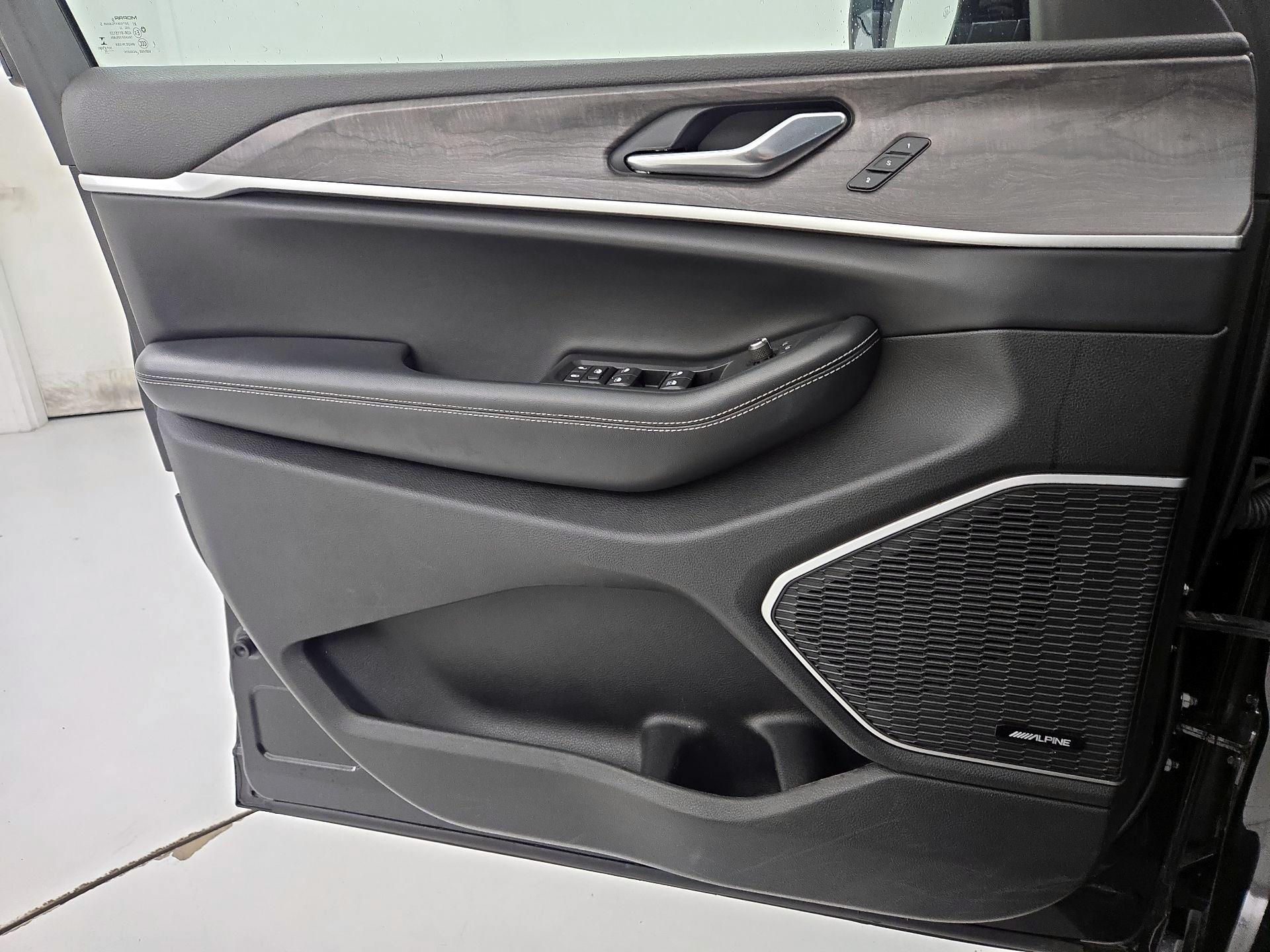 Thumbnail: 2022 Jeep Grand Cherokee L - 12
