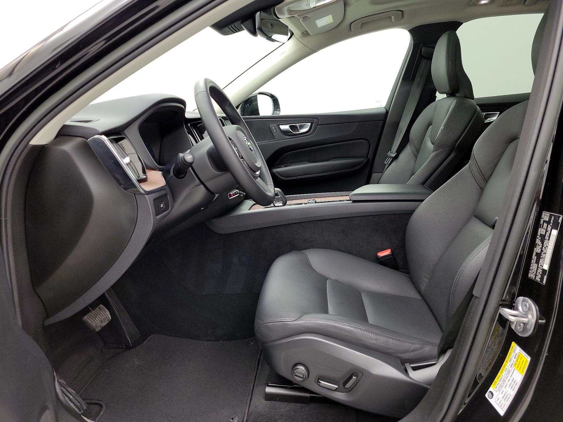 Thumbnail: 2023 Volvo XC60 - 11