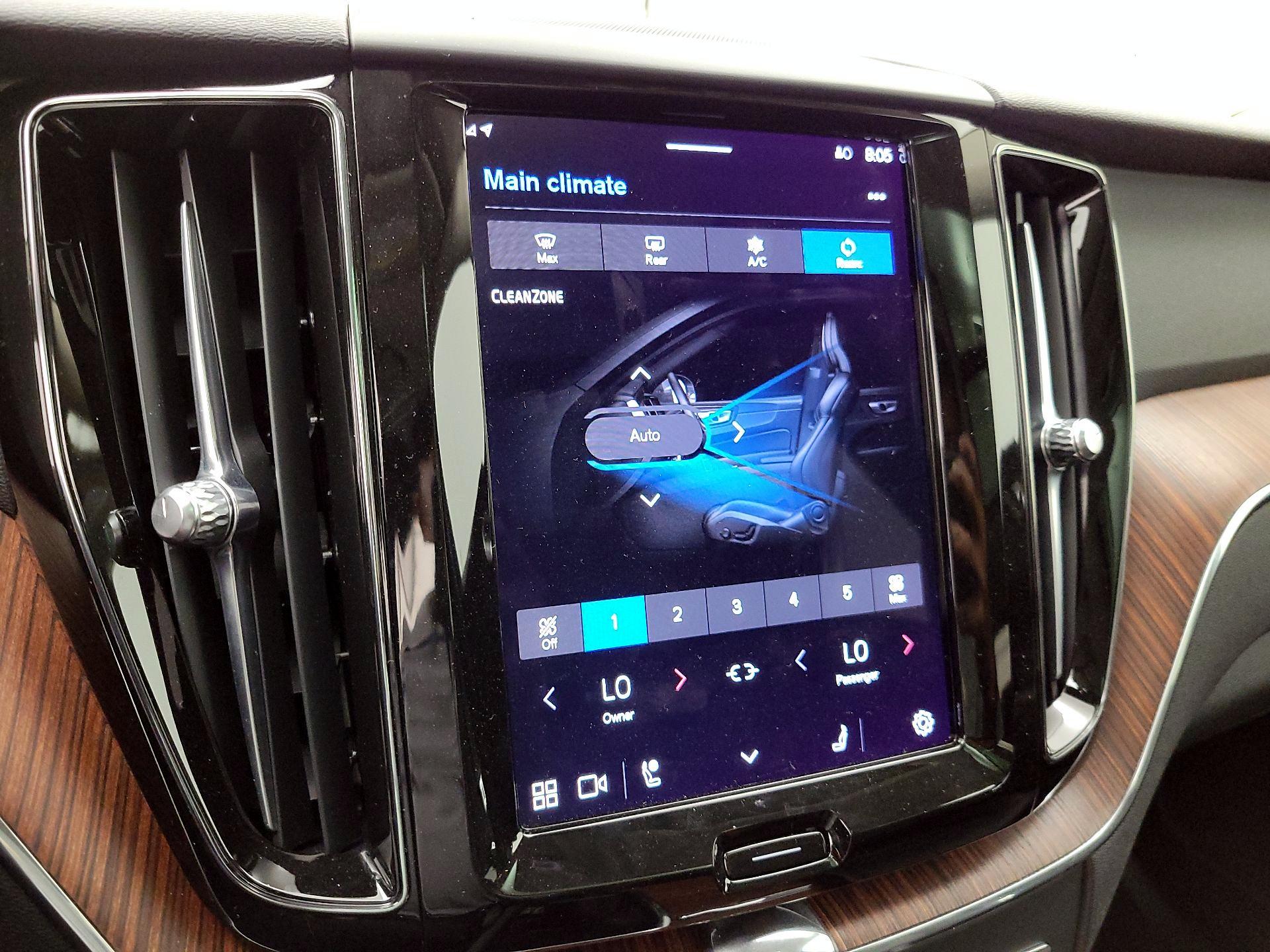 Thumbnail: 2023 Volvo XC60 - 16