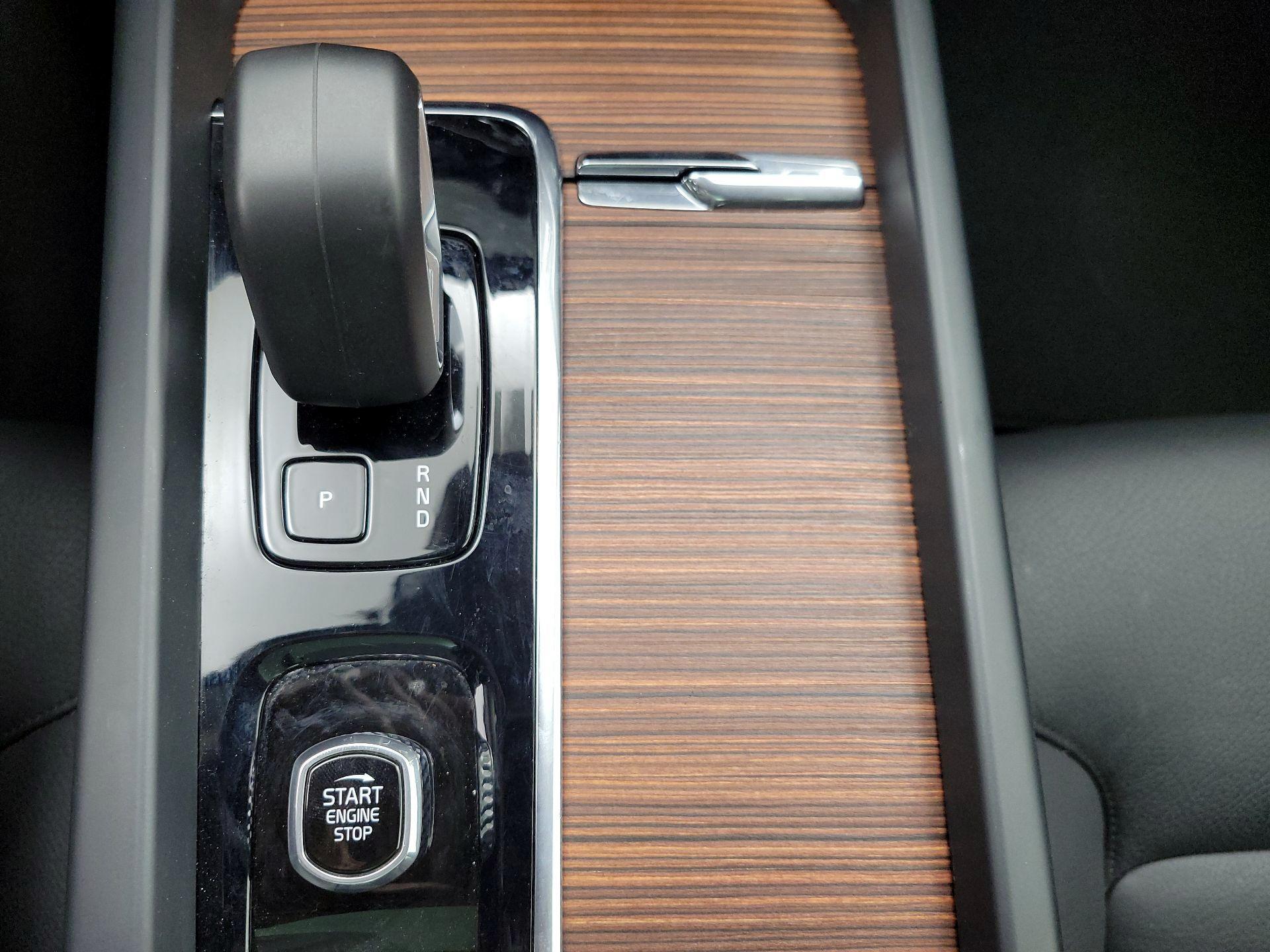 Thumbnail: 2023 Volvo XC60 - 17