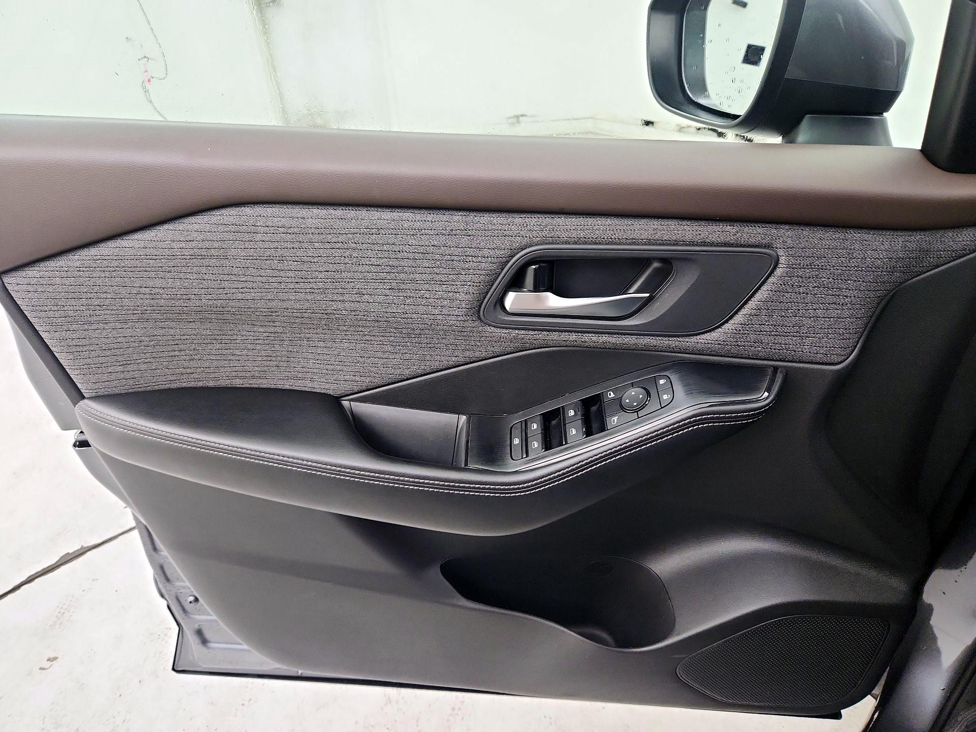 Thumbnail: 2023 Nissan Rogue - 12