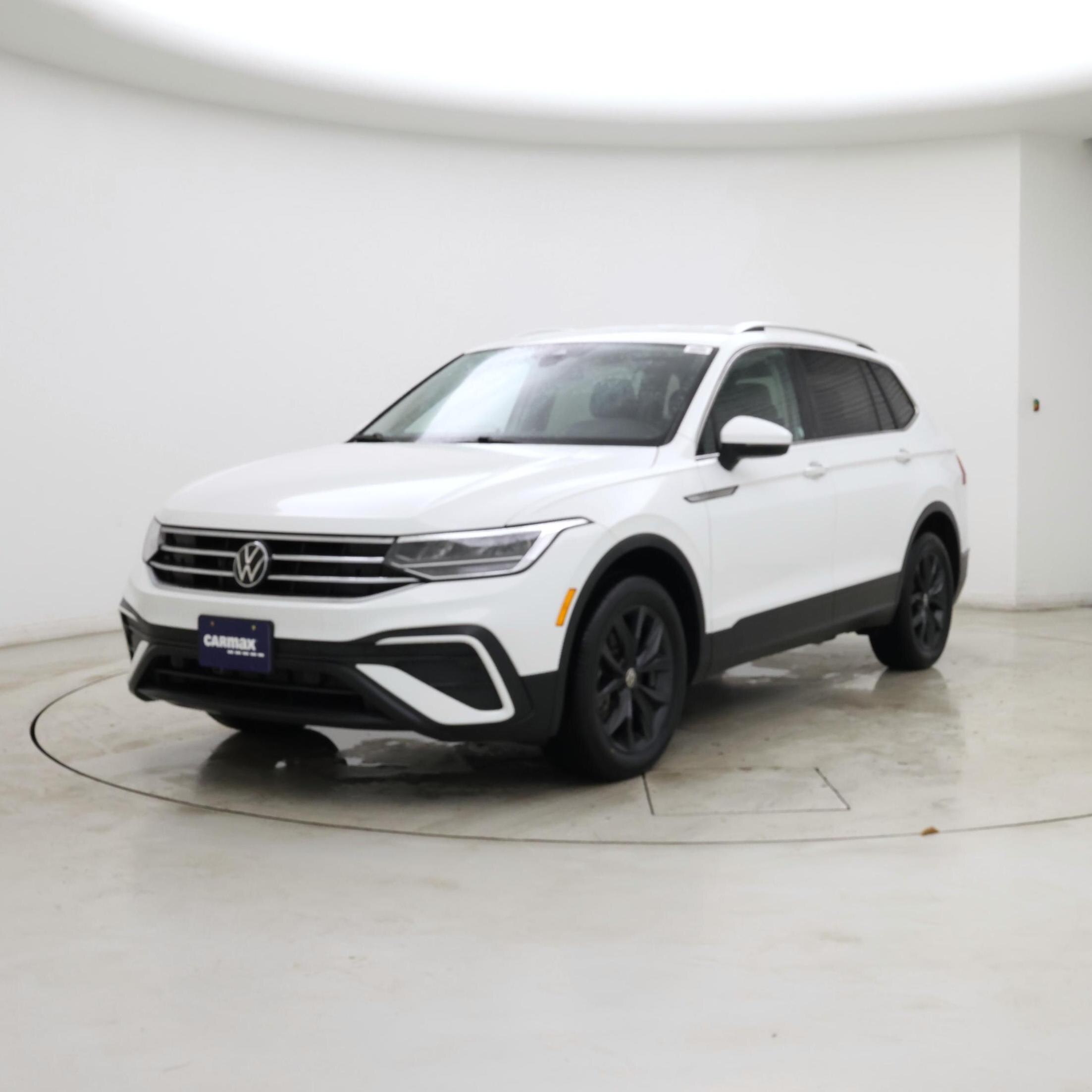Thumbnail: 2024 Volkswagen Tiguan - 4