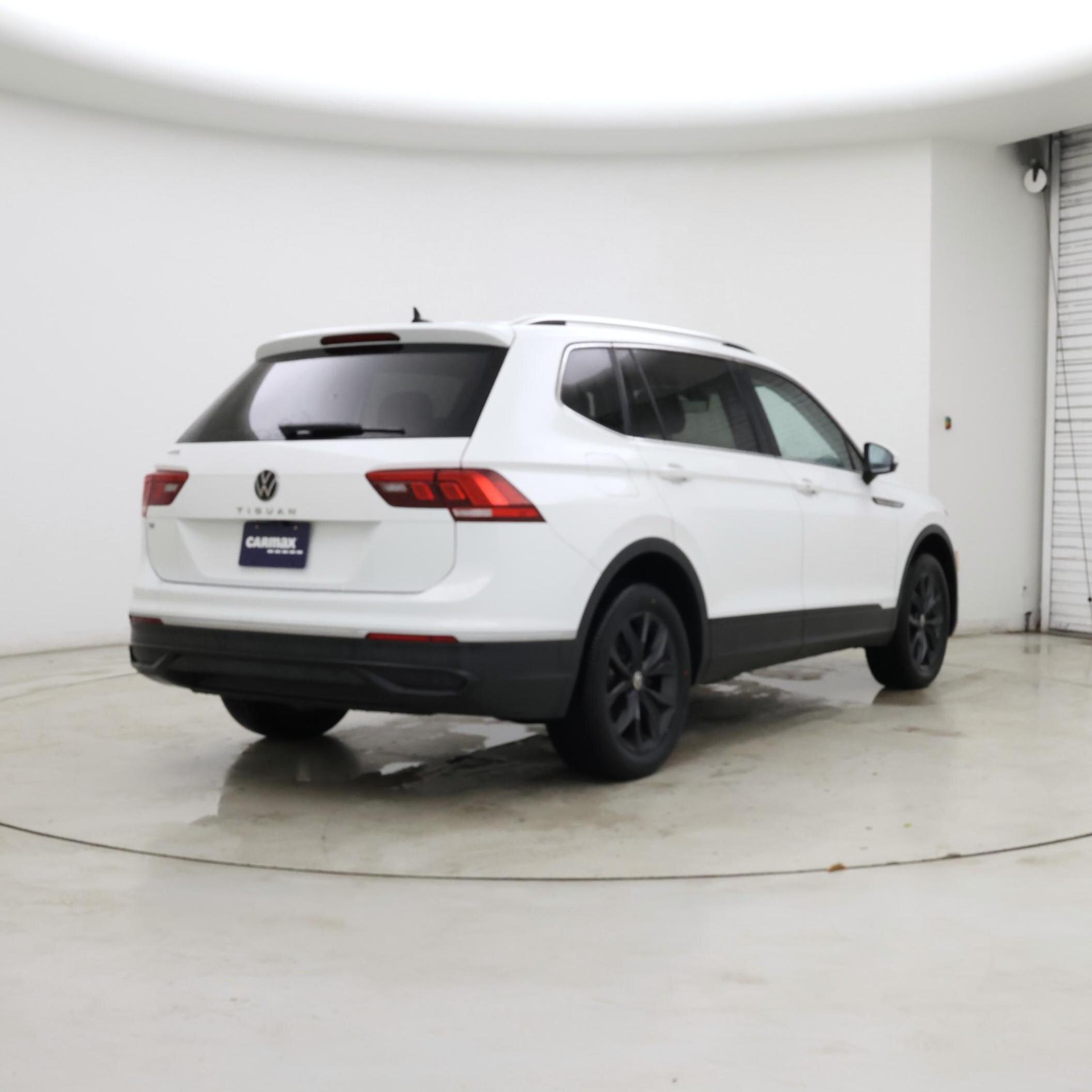 Thumbnail: 2024 Volkswagen Tiguan - 8