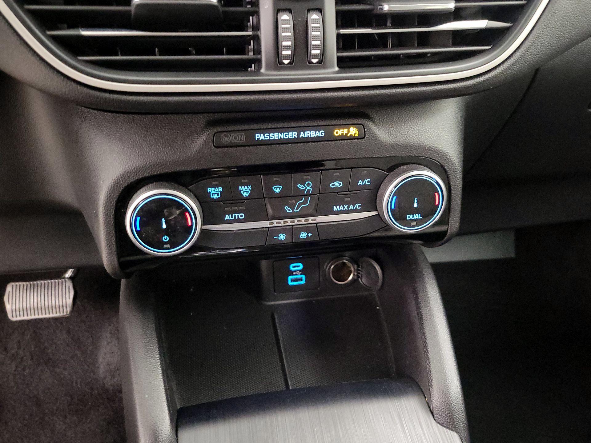 Thumbnail: 2022 Ford Escape - 16