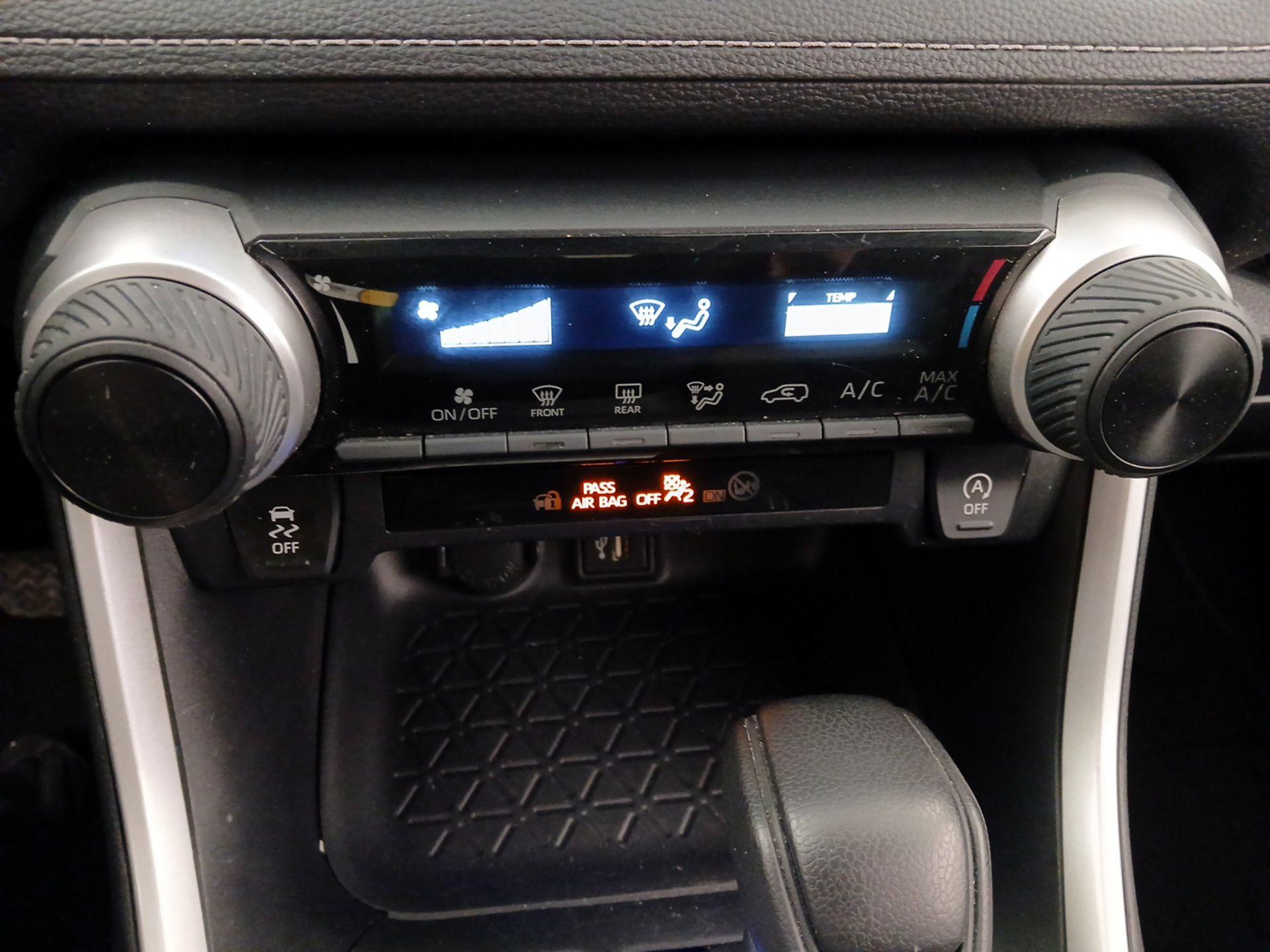 Thumbnail: 2024 Toyota RAV4 - 16