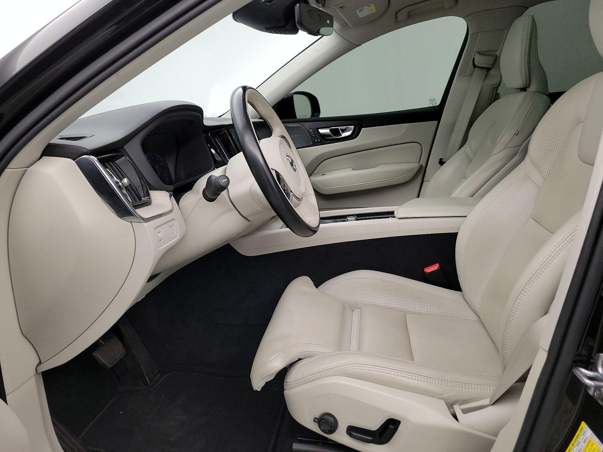 Thumbnail: 2021 Volvo XC60 - 11