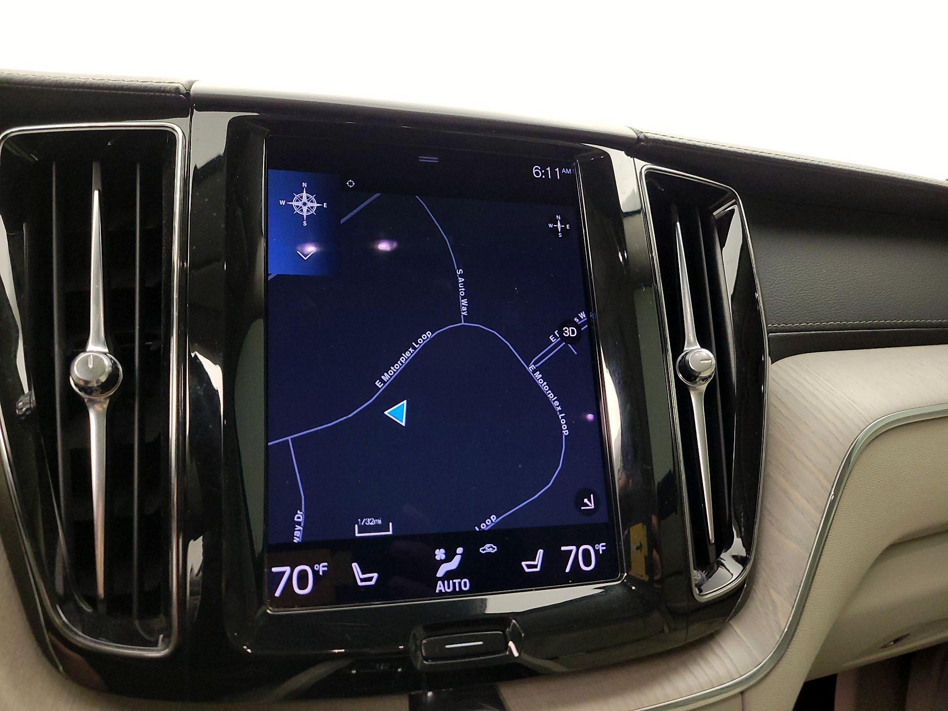 Thumbnail: 2021 Volvo XC60 - 14