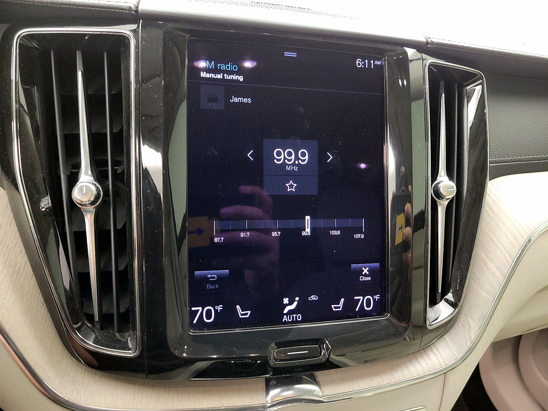 Thumbnail: 2021 Volvo XC60 - 16