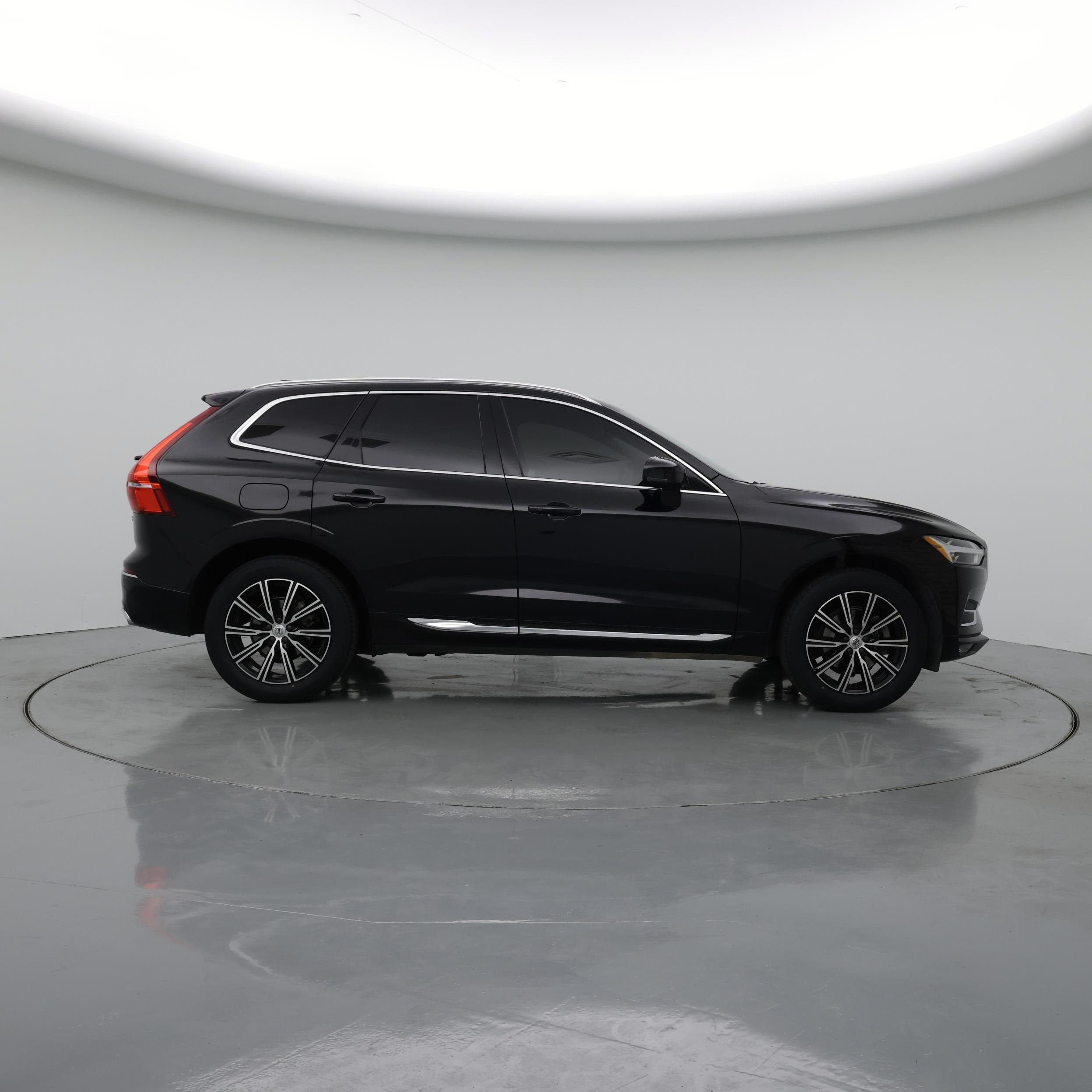 Thumbnail: 2021 Volvo XC60 - 7