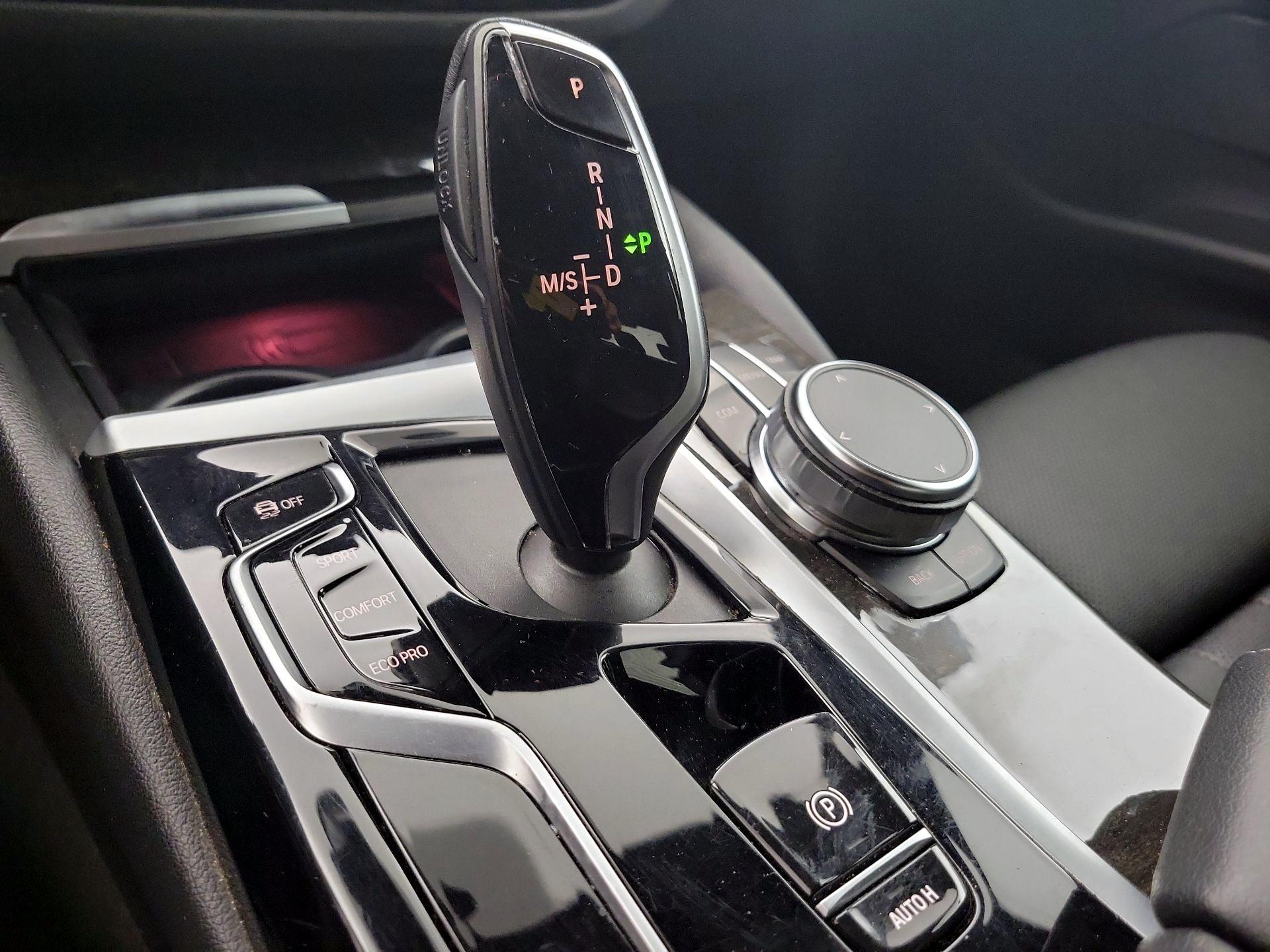 Thumbnail: 2023 BMW 5 Series - 18