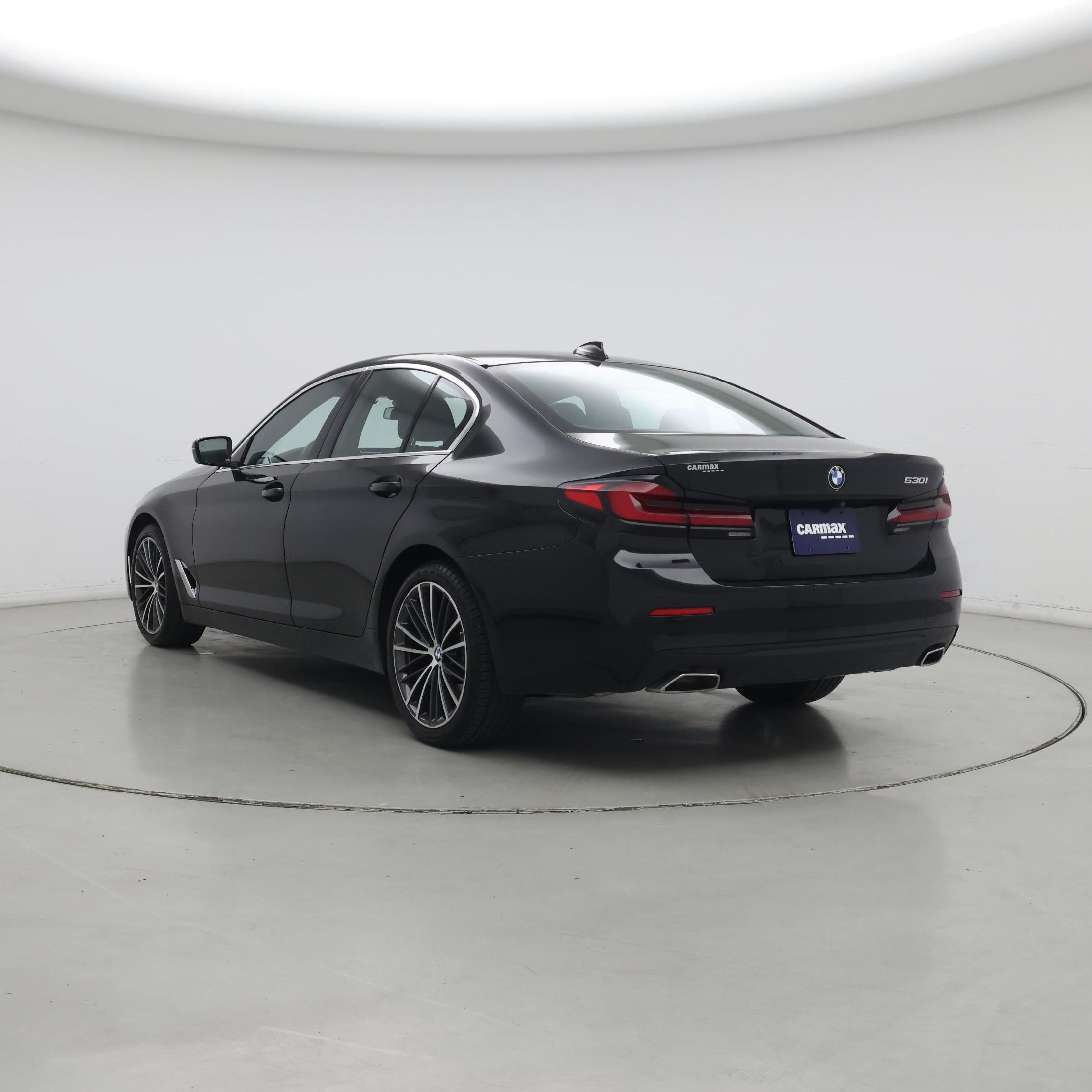 Thumbnail: 2023 BMW 5 Series - 2