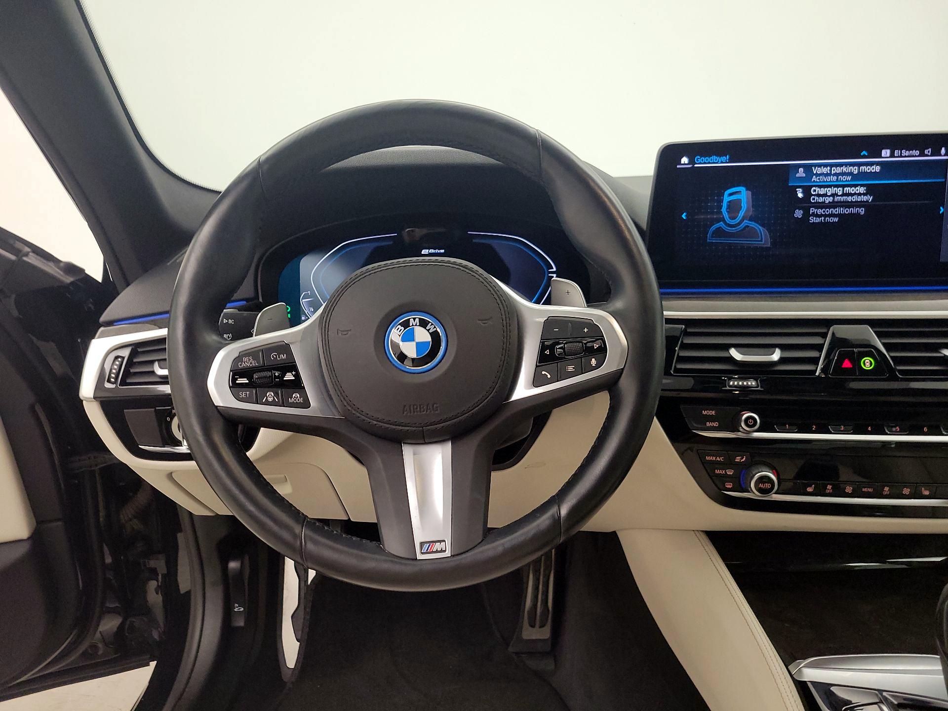 Thumbnail: 2023 BMW 5 Series - 10