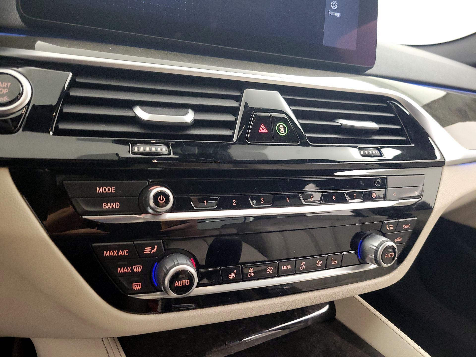 Thumbnail: 2023 BMW 5 Series - 16