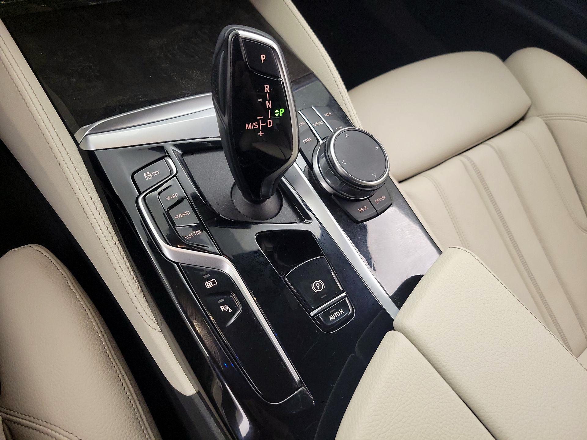 Thumbnail: 2023 BMW 5 Series - 17