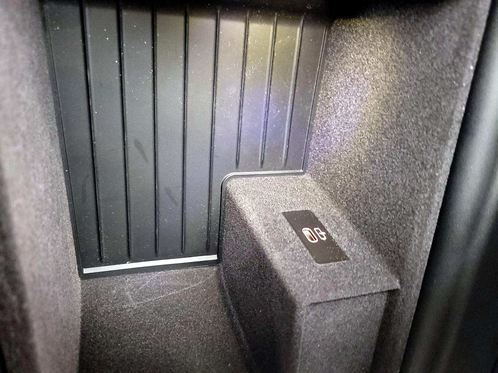 Thumbnail: 2023 BMW 5 Series - 18