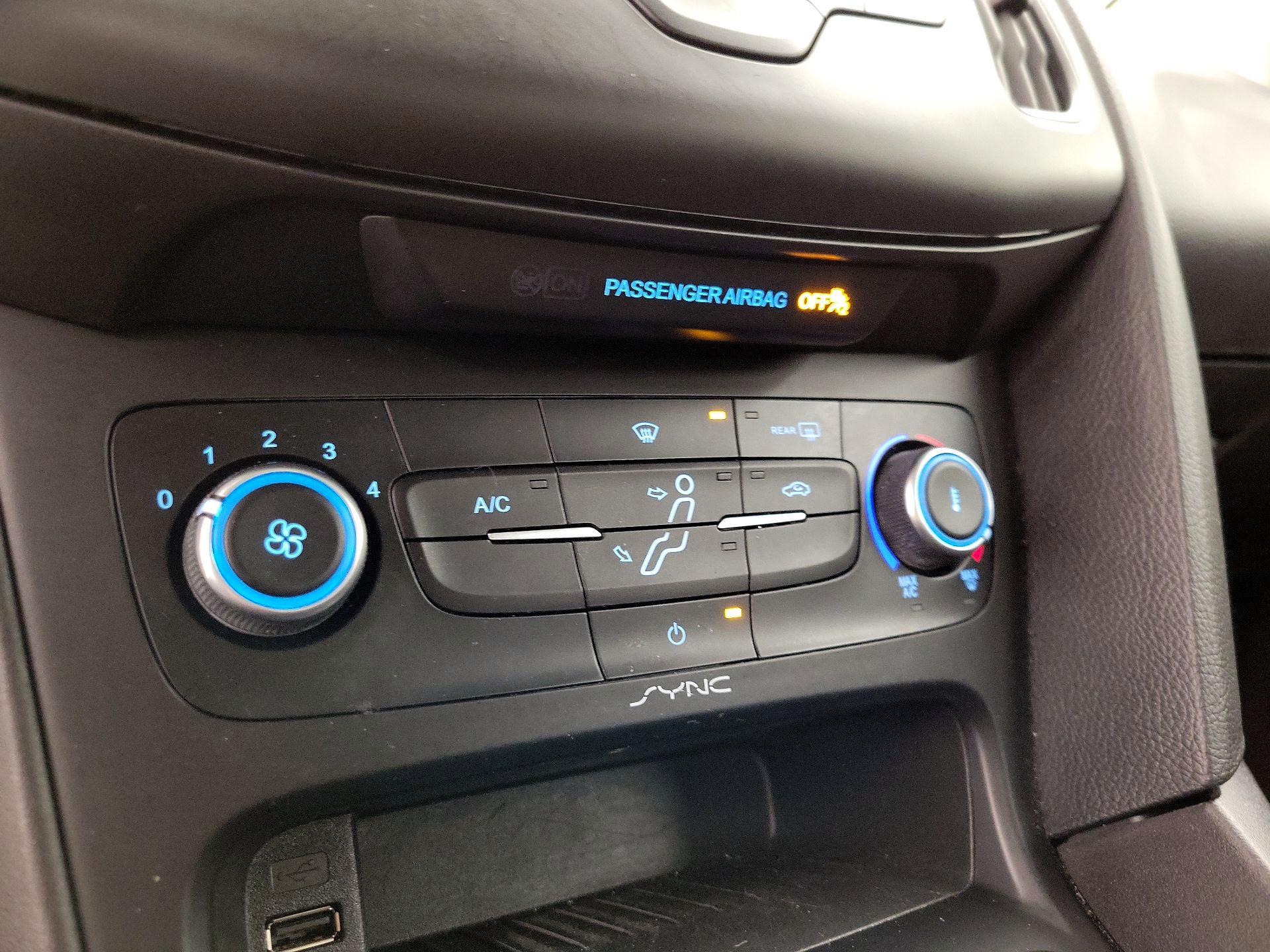 Thumbnail: 2018 Ford Focus - 16