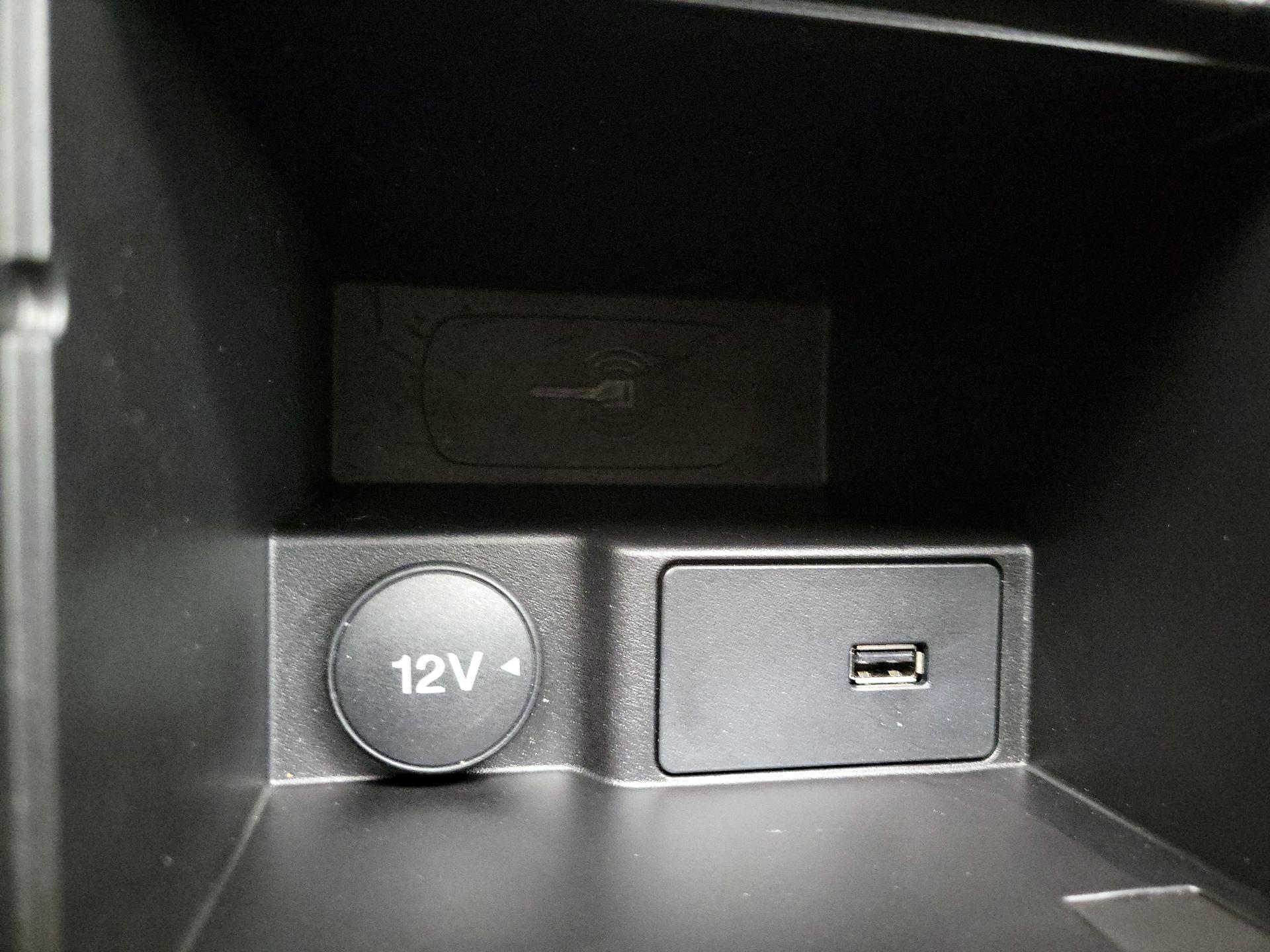 Thumbnail: 2018 Ford Focus - 18