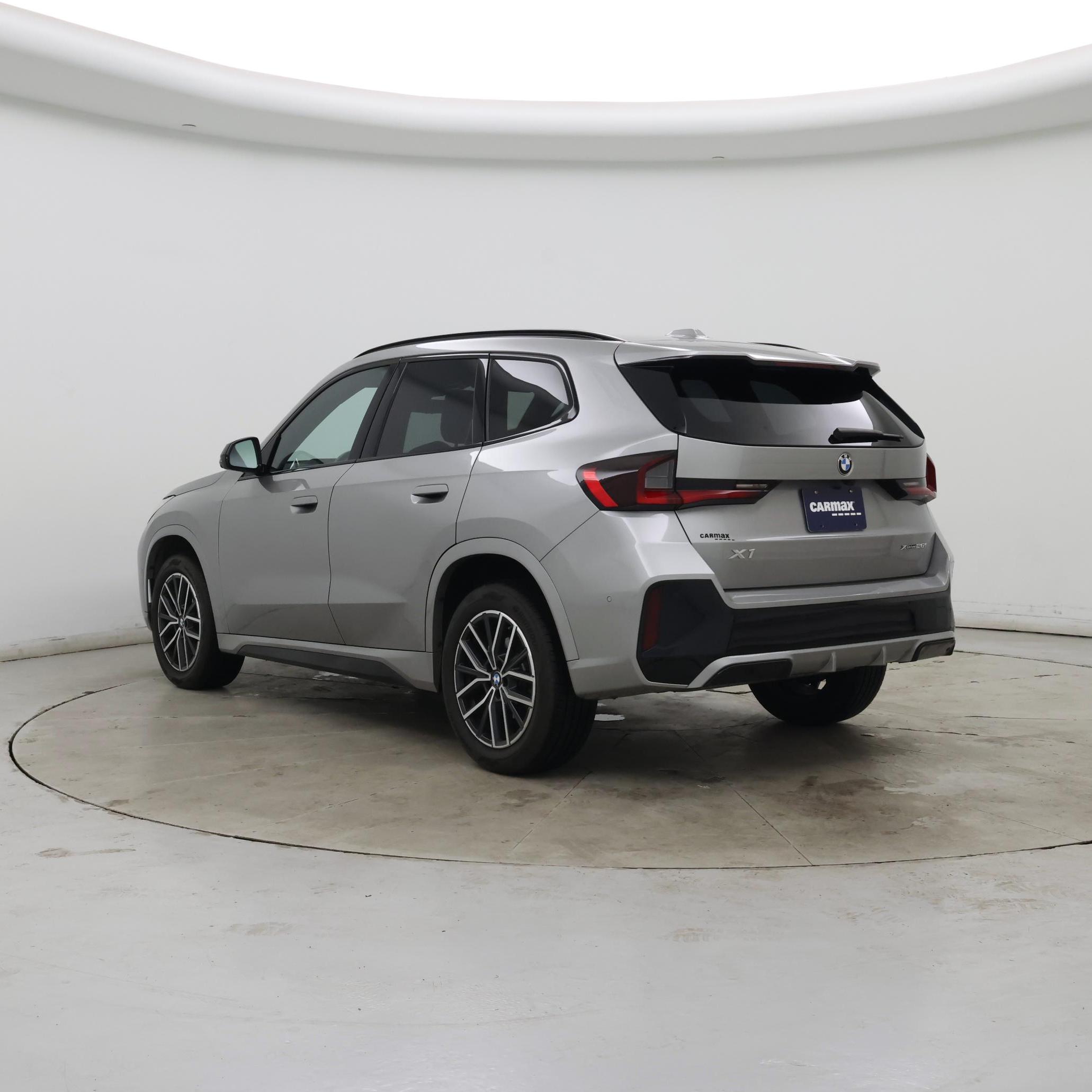 Thumbnail: 2023 BMW X1 - 2