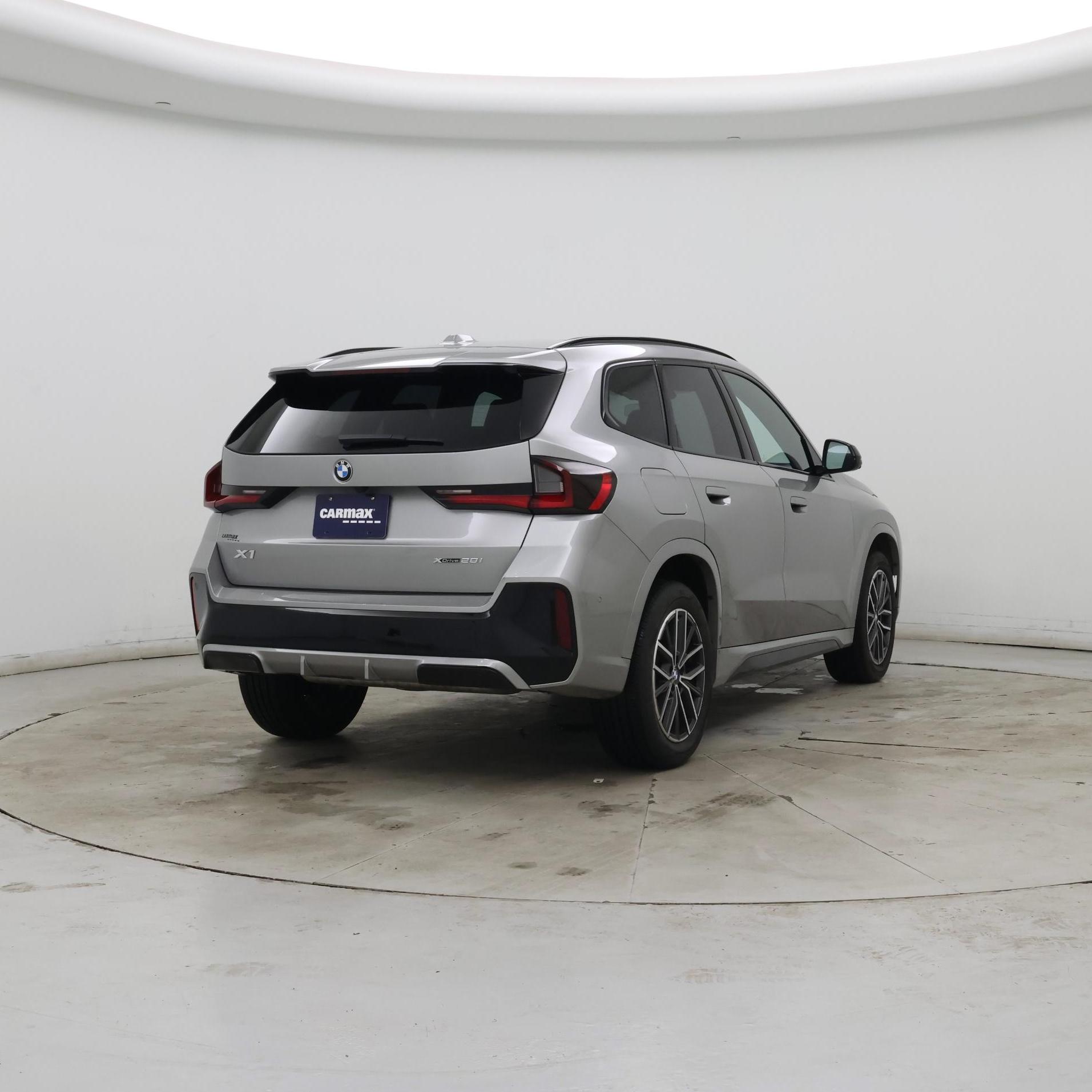 Thumbnail: 2023 BMW X1 - 8