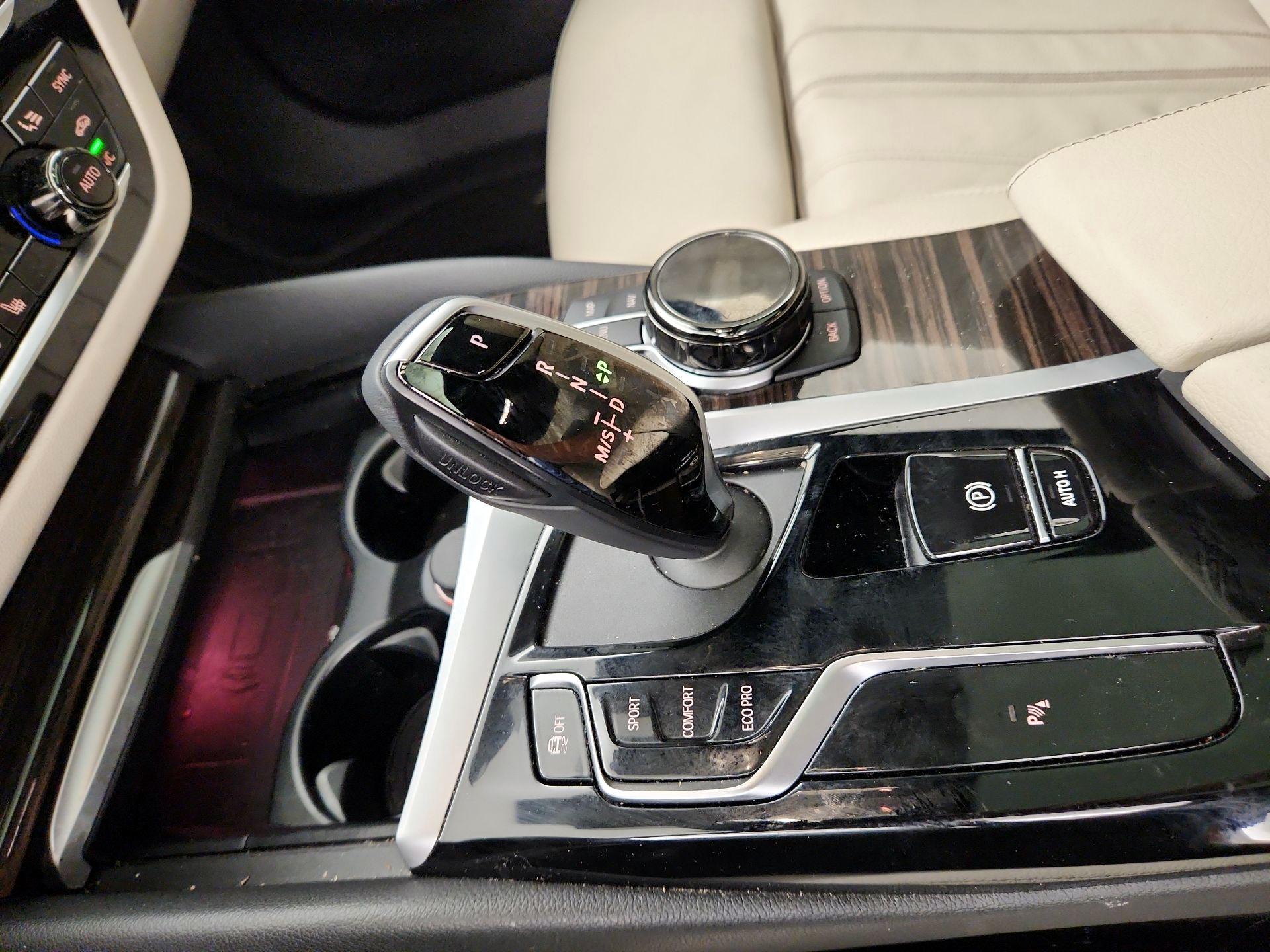 Thumbnail: 2023 BMW 5 Series - 16