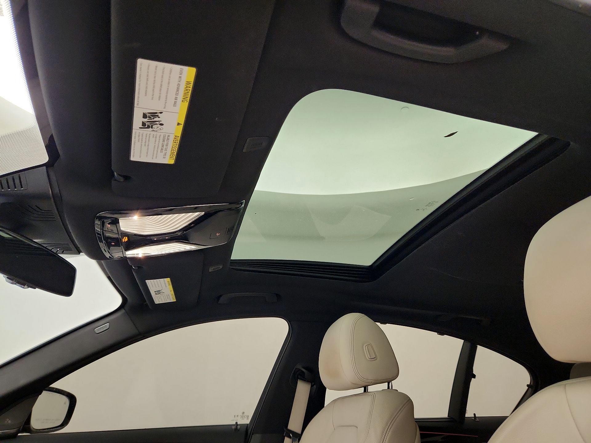 Thumbnail: 2023 BMW 5 Series - 18