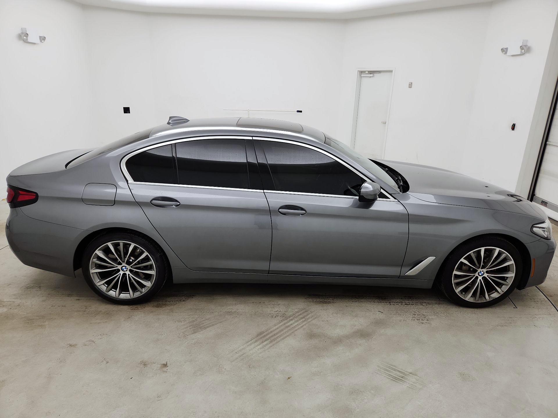 Thumbnail: 2023 BMW 5 Series - 4