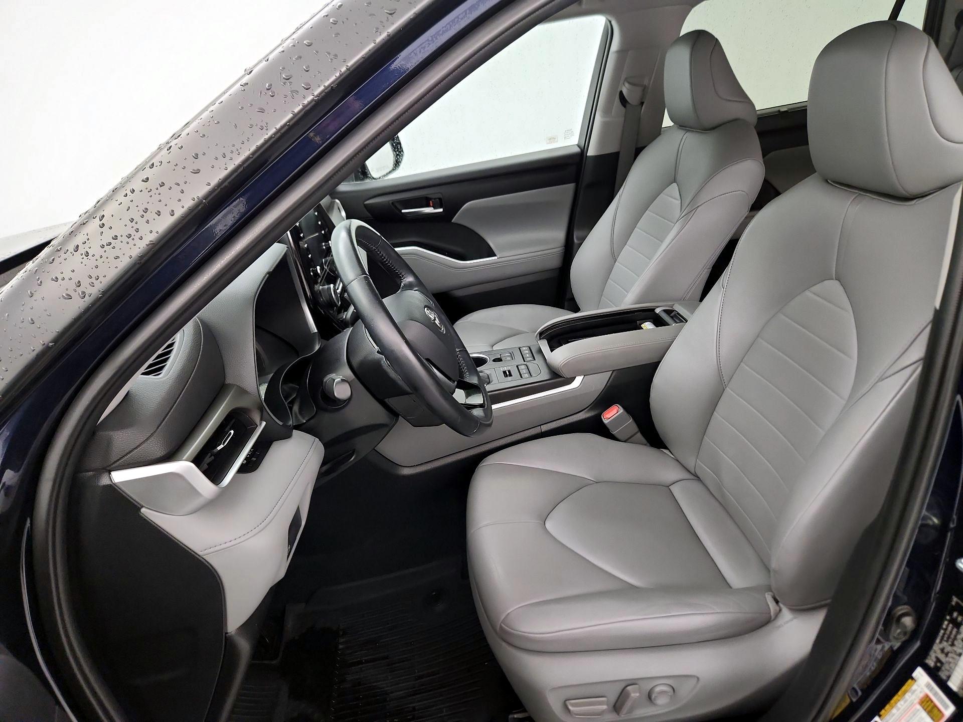 Thumbnail: 2020 Toyota Highlander - 11