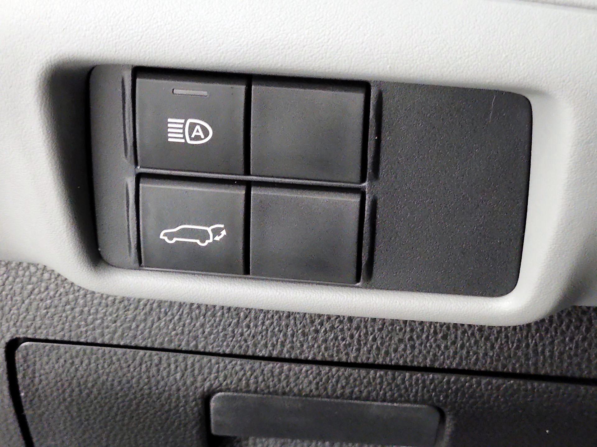 Thumbnail: 2020 Toyota Highlander - 13