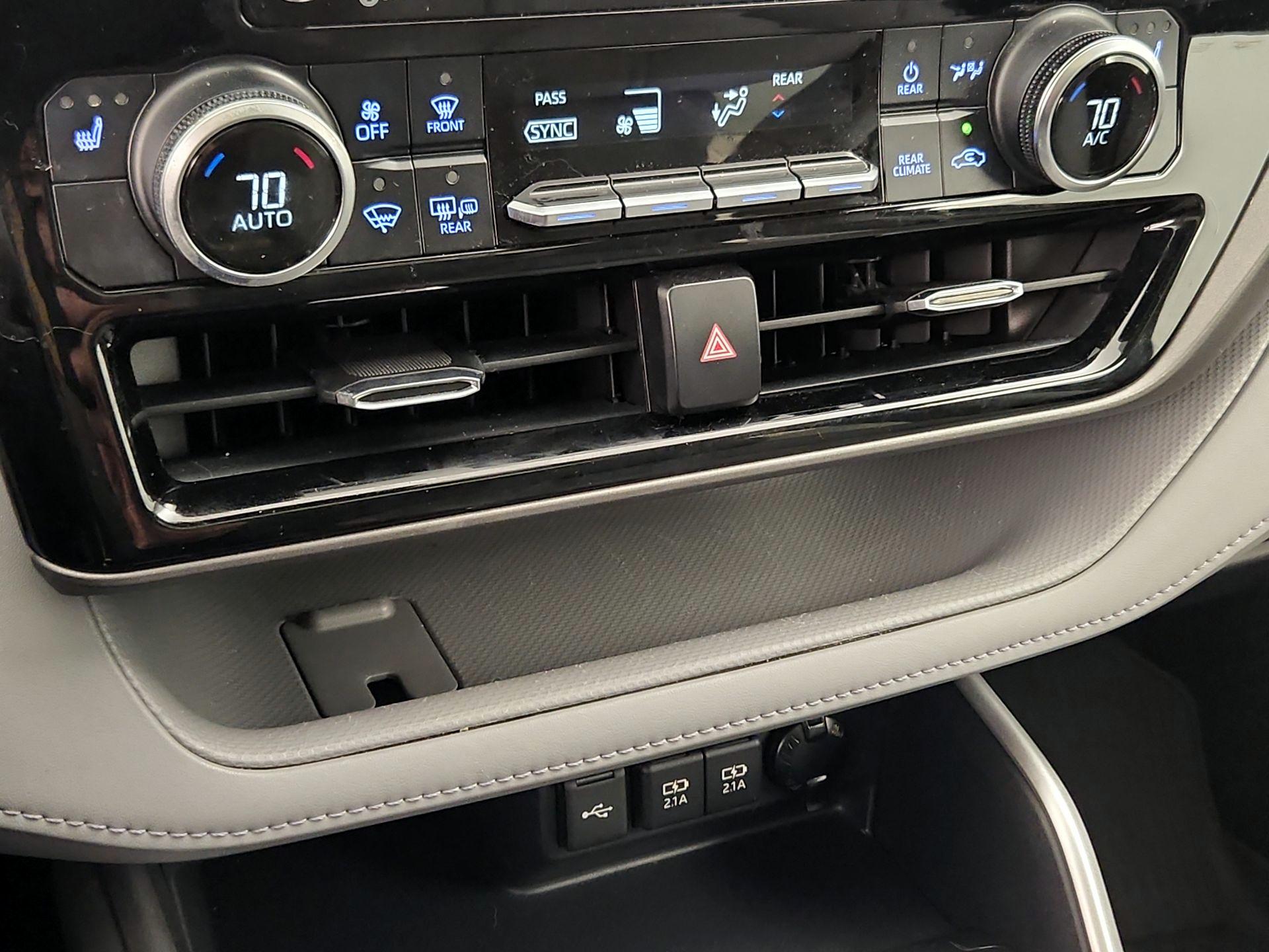 Thumbnail: 2020 Toyota Highlander - 17