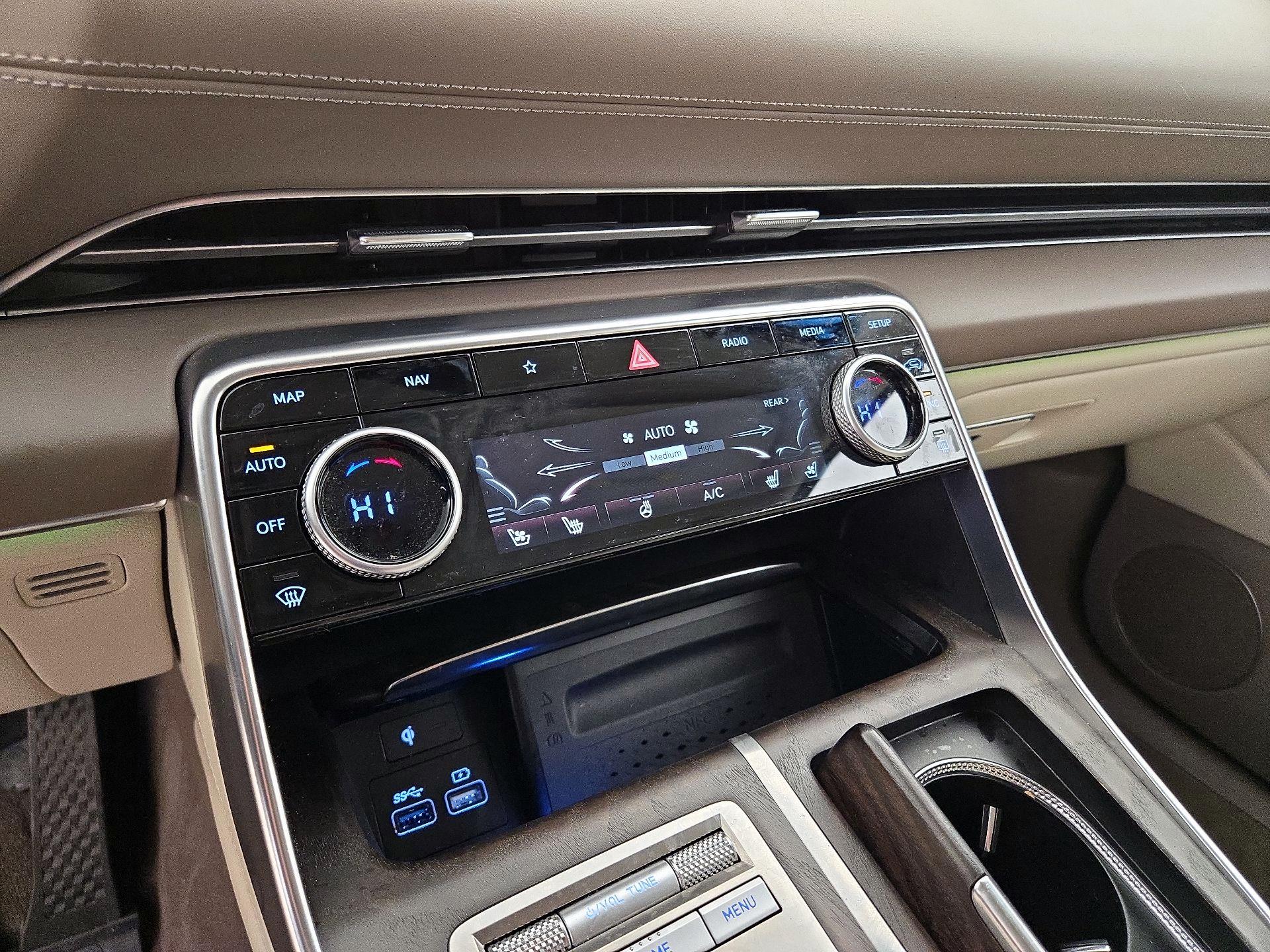 Thumbnail: 2023 Genesis GV80 - 17