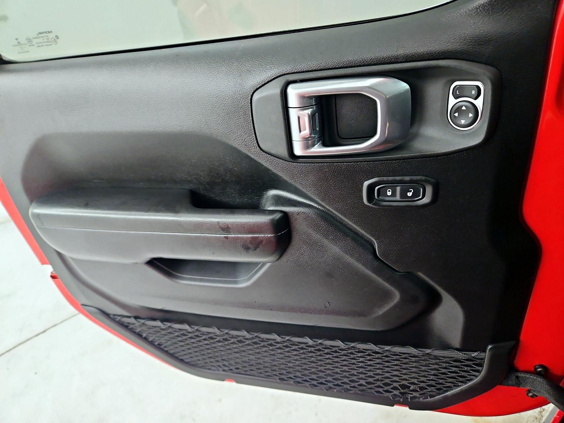 Thumbnail: 2021 Jeep Gladiator - 12