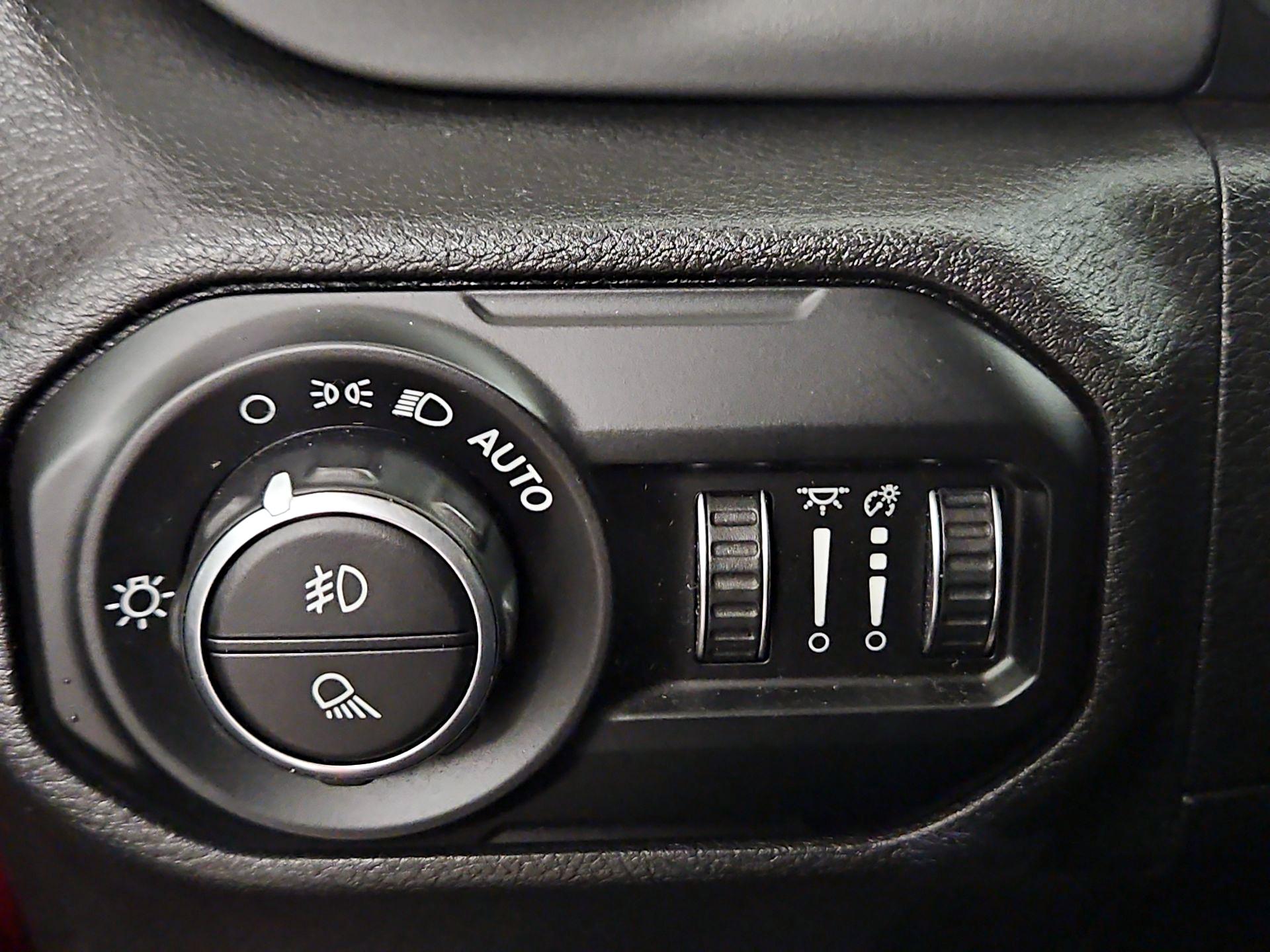 Thumbnail: 2021 Jeep Gladiator - 13