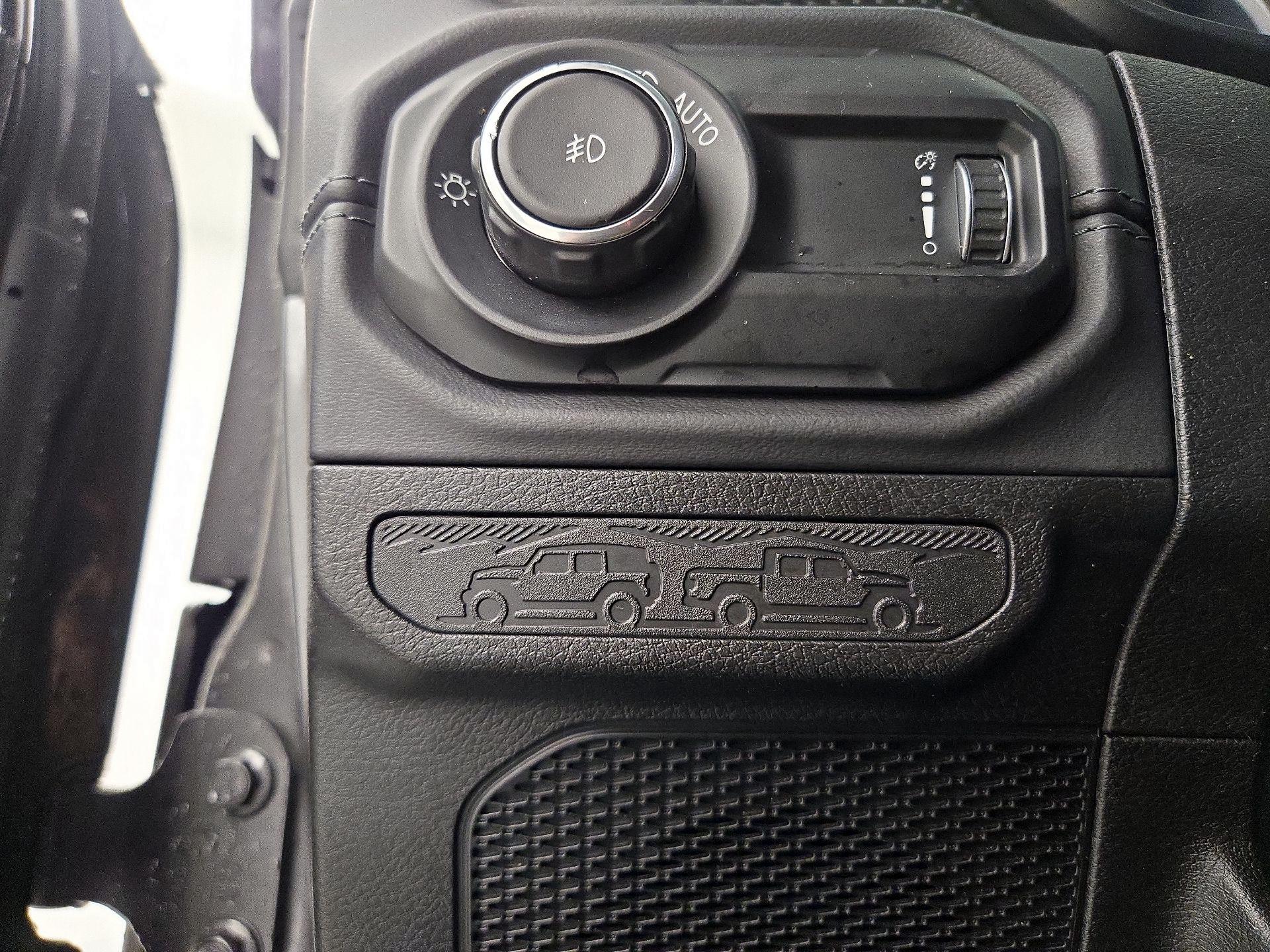 Thumbnail: 2025 Jeep Wrangler - 13