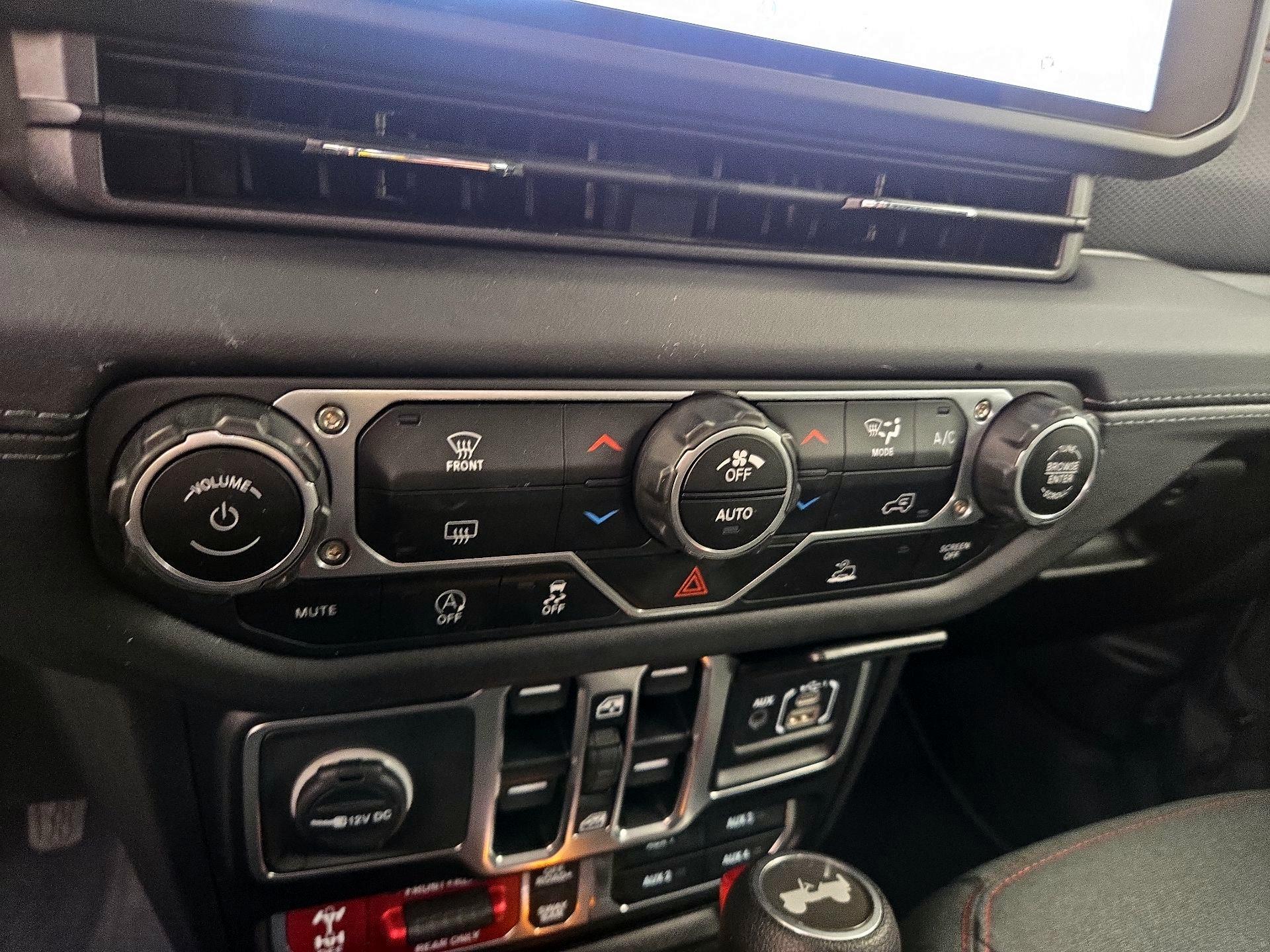 Thumbnail: 2025 Jeep Wrangler - 16