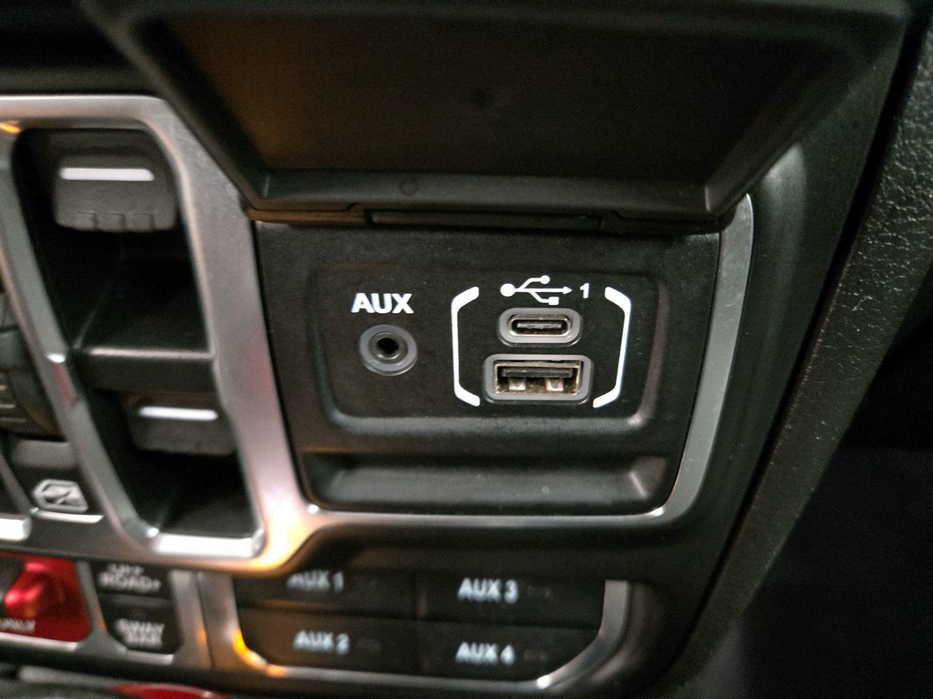 Thumbnail: 2025 Jeep Wrangler - 18