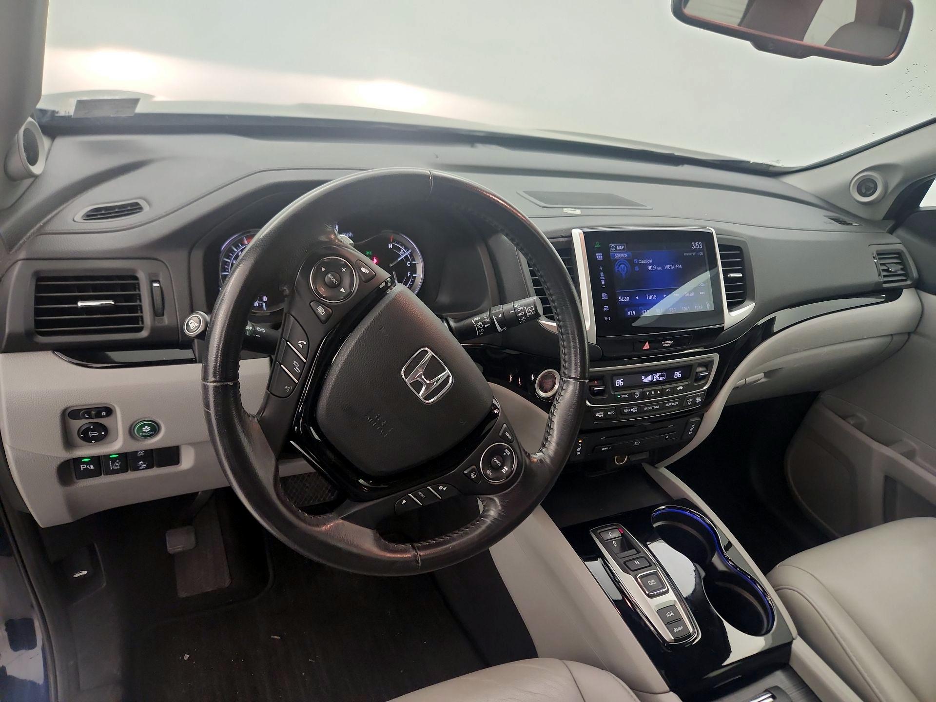 Thumbnail: 2016 Honda Pilot - 9