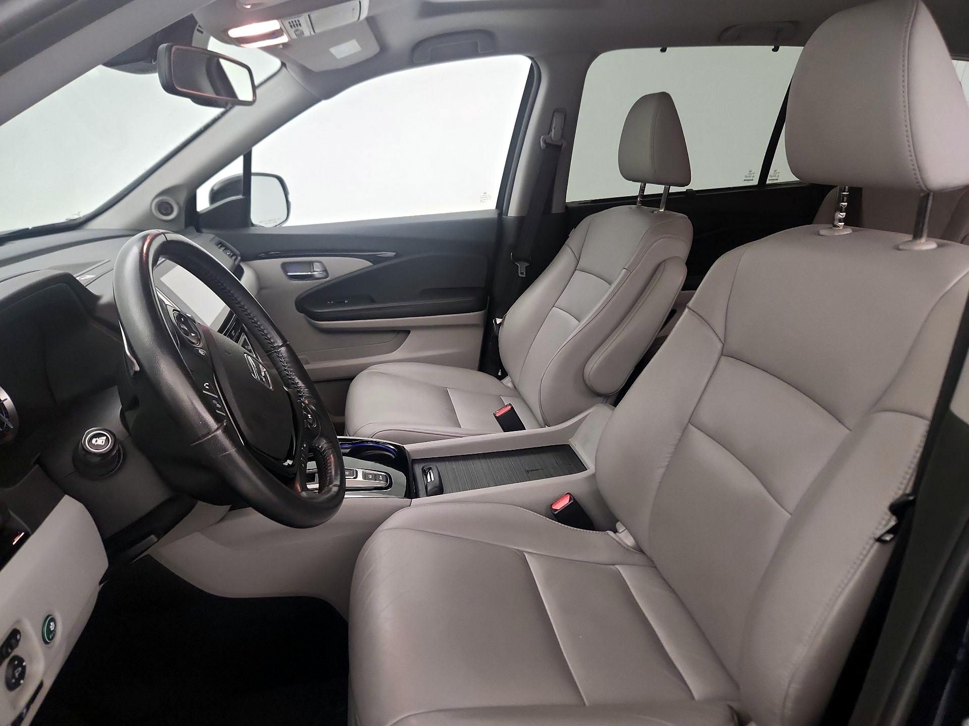 Thumbnail: 2016 Honda Pilot - 11