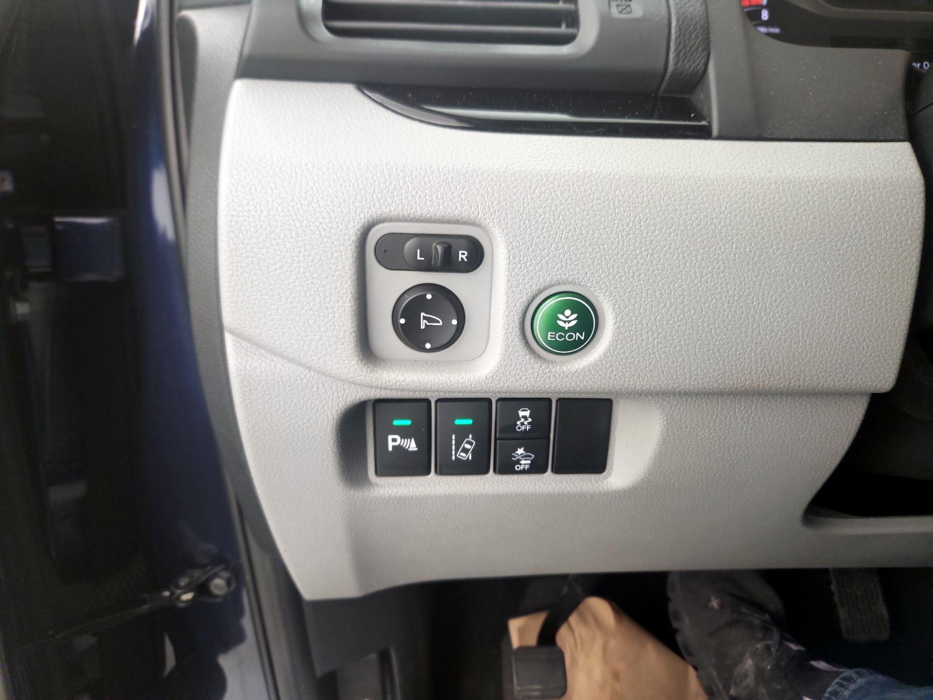 Thumbnail: 2016 Honda Pilot - 13