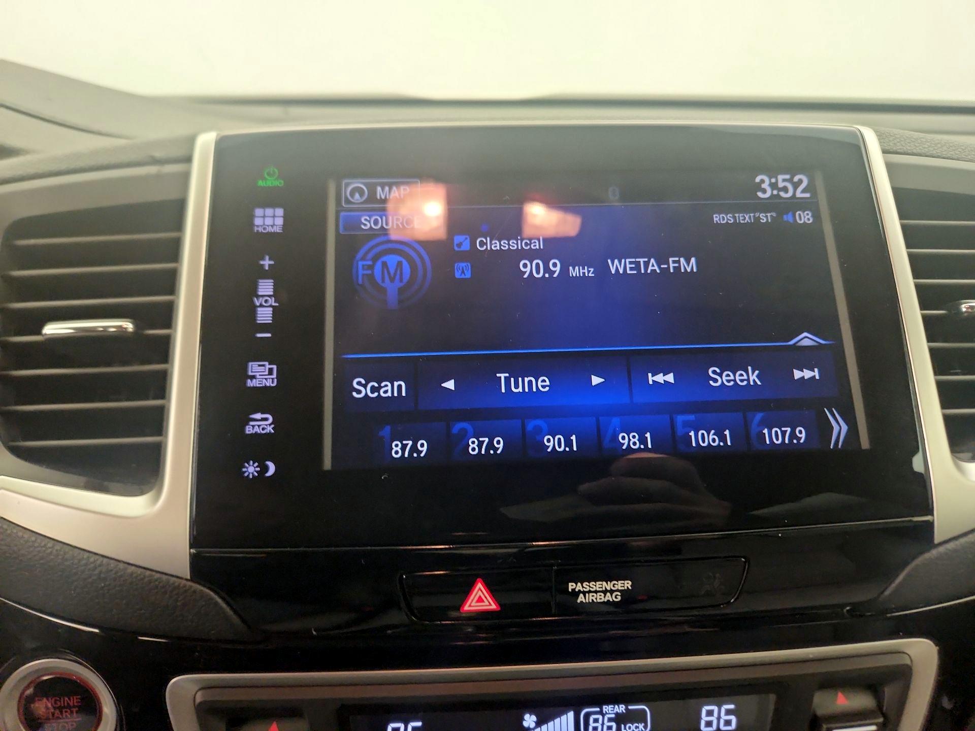 Thumbnail: 2016 Honda Pilot - 15