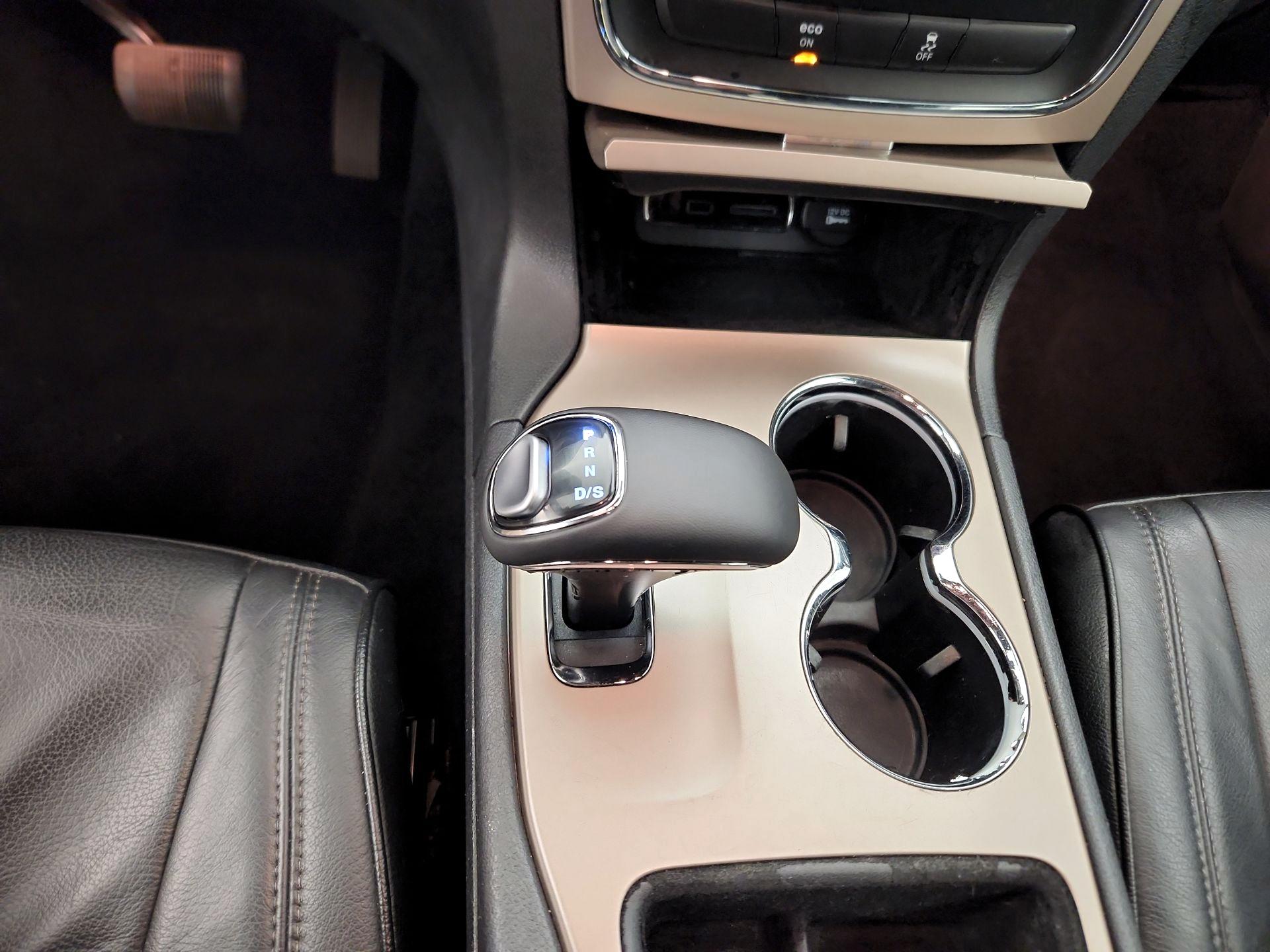 Thumbnail: 2014 Jeep Grand Cherokee - 16