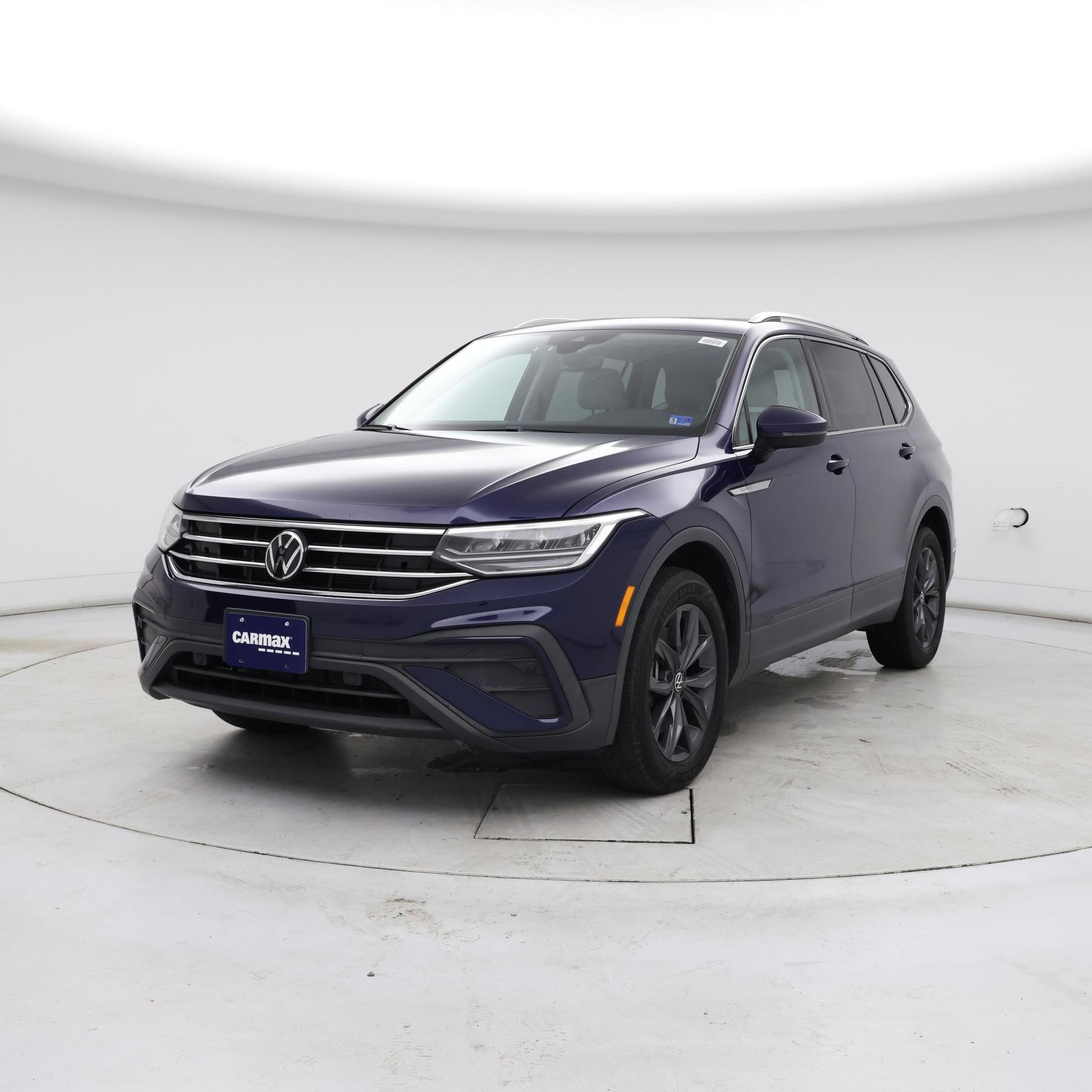 Thumbnail: 2022 Volkswagen Tiguan - 4