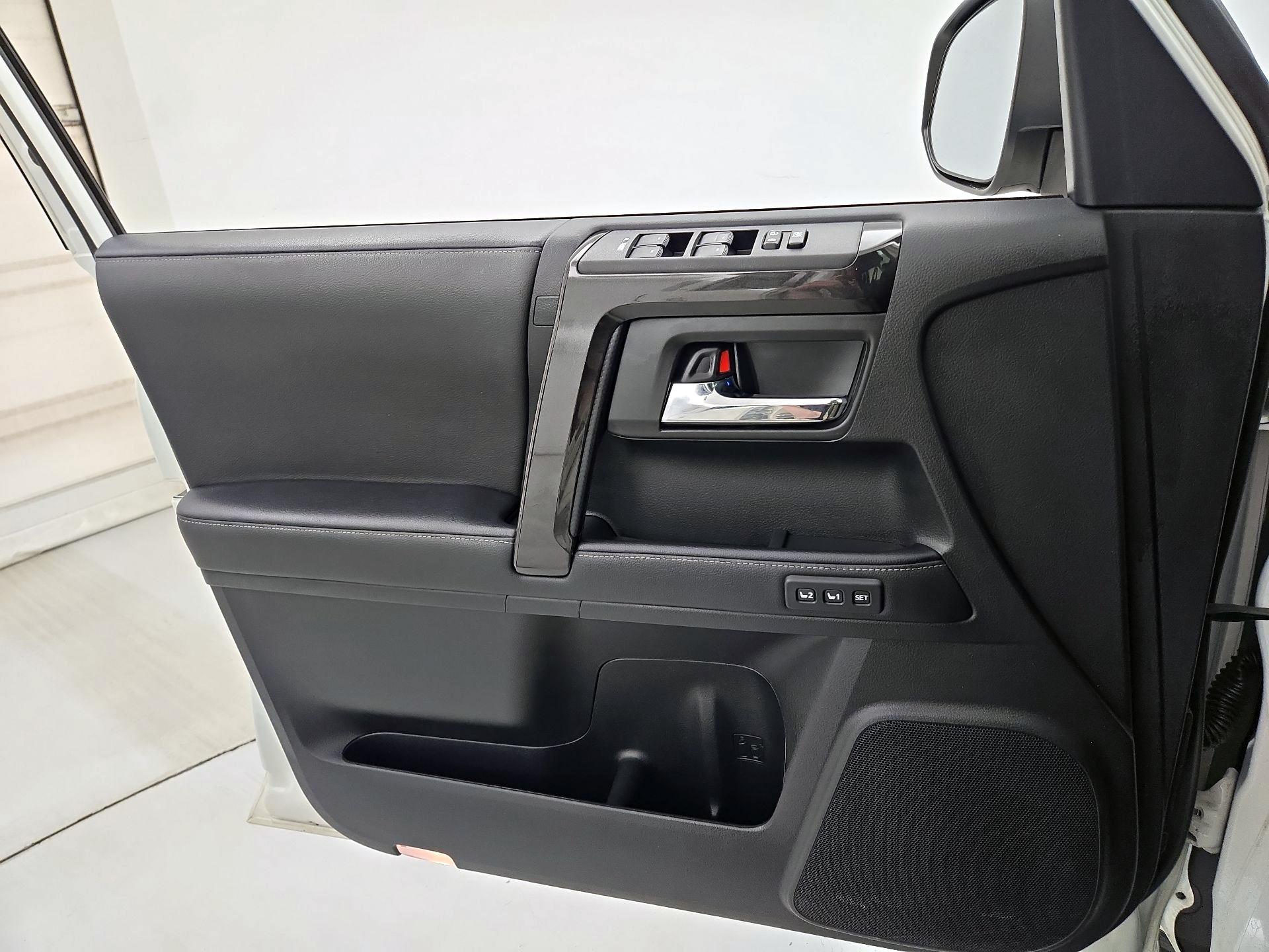 Thumbnail: 2021 Toyota 4Runner - 12