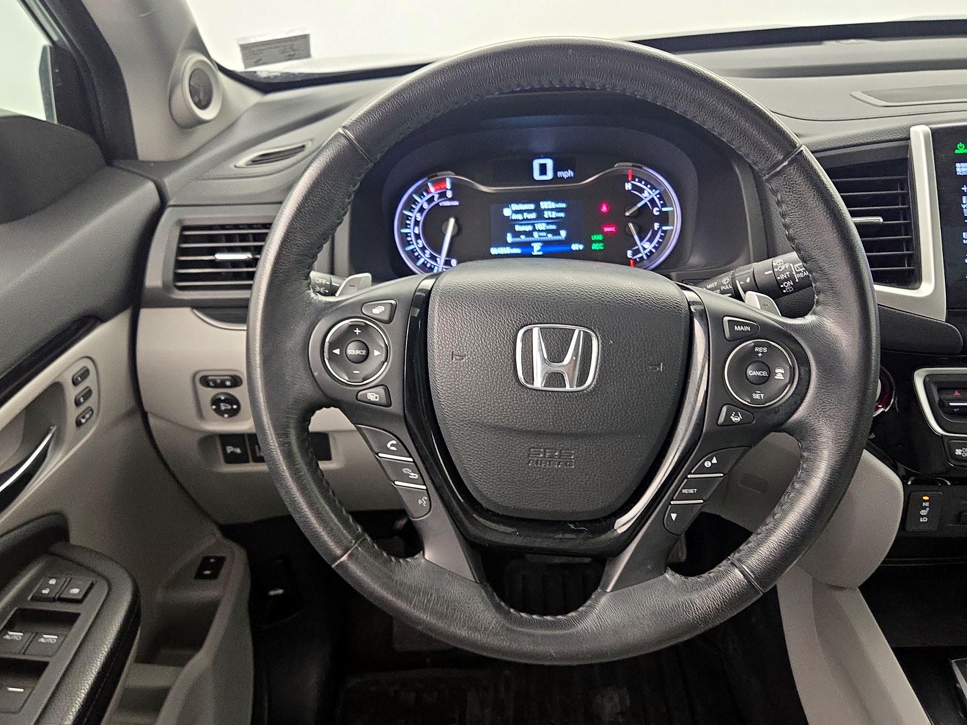 Thumbnail: 2016 Honda Pilot - 10