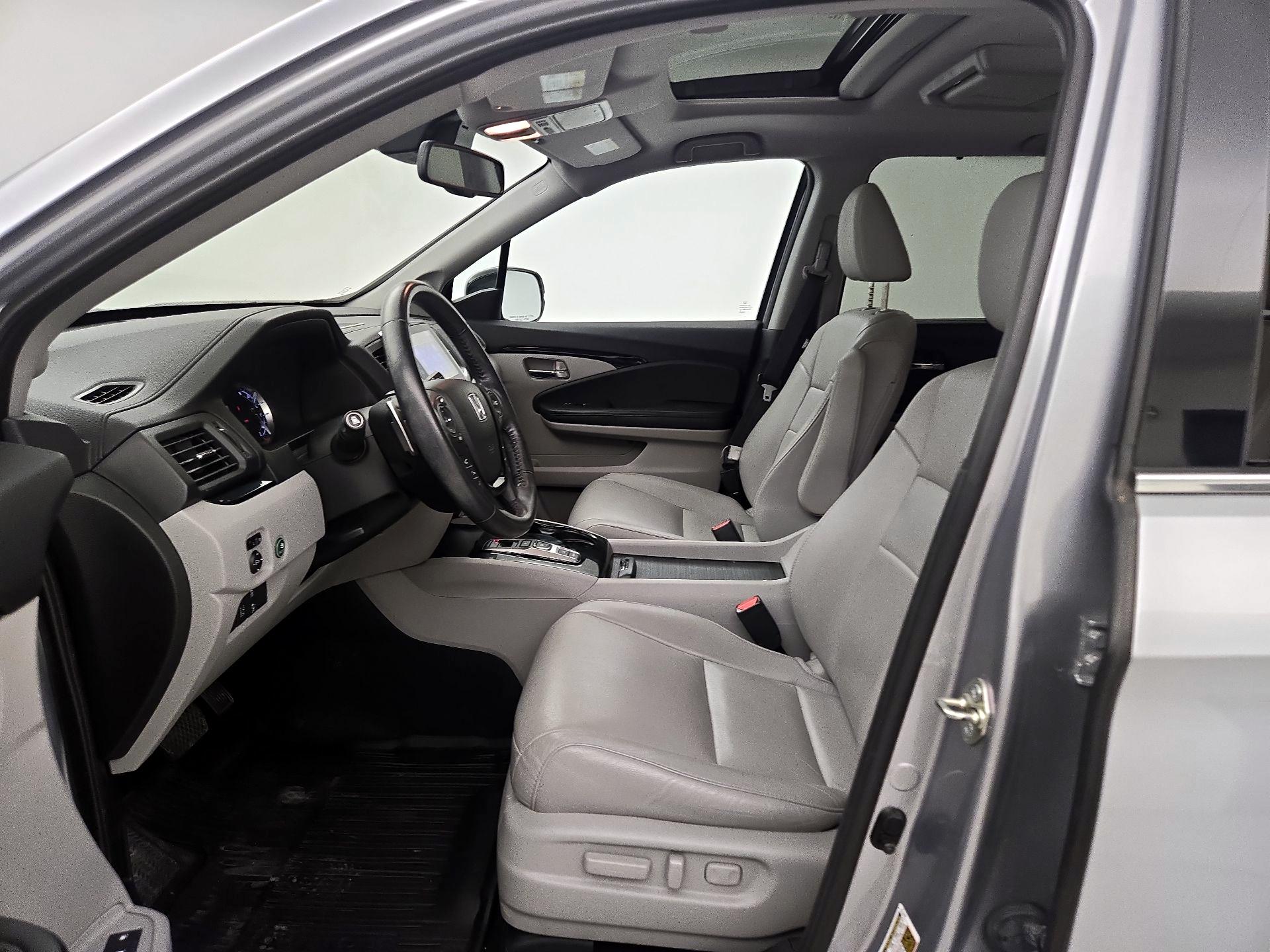 Thumbnail: 2016 Honda Pilot - 11