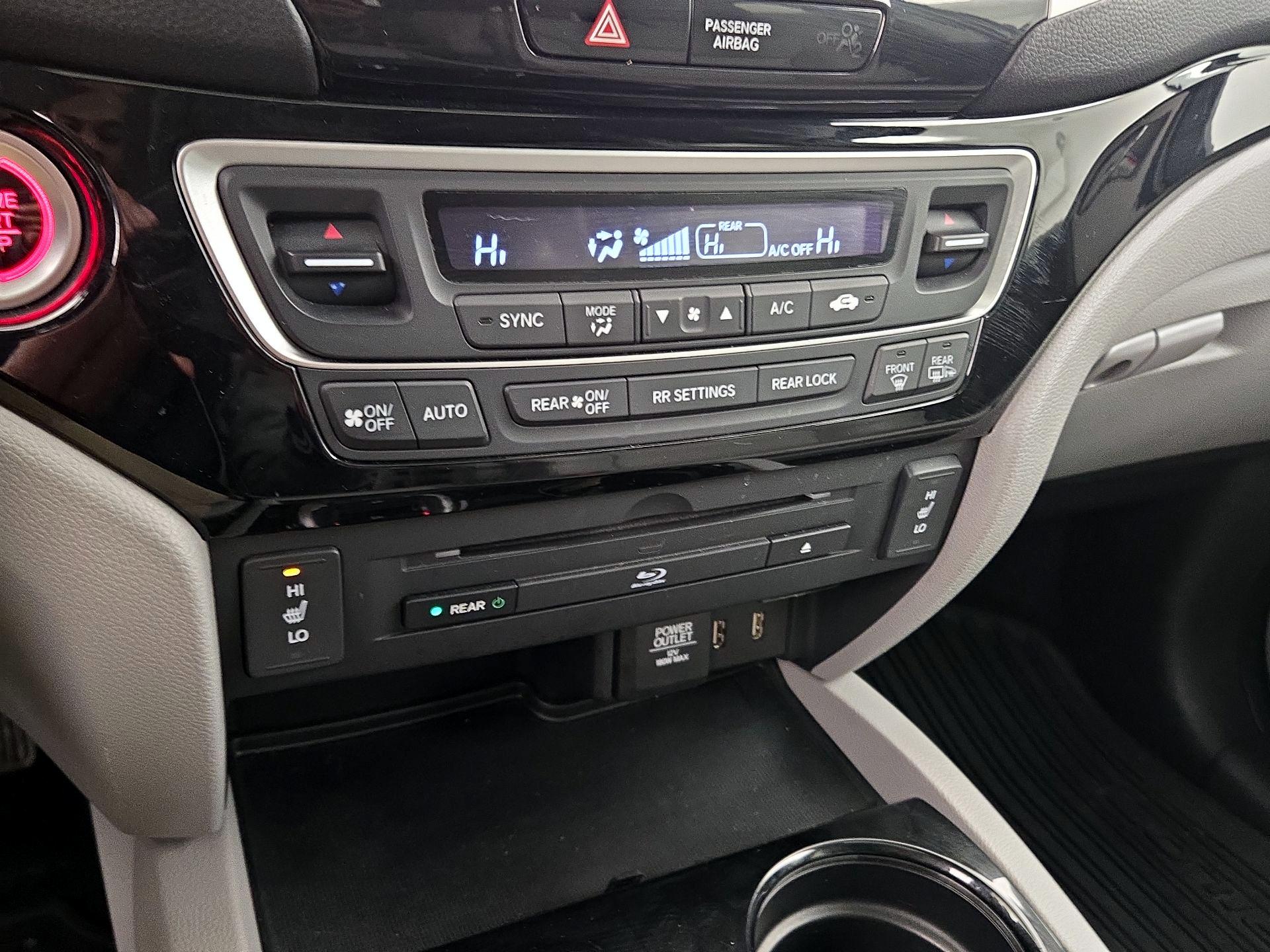 Thumbnail: 2016 Honda Pilot - 17