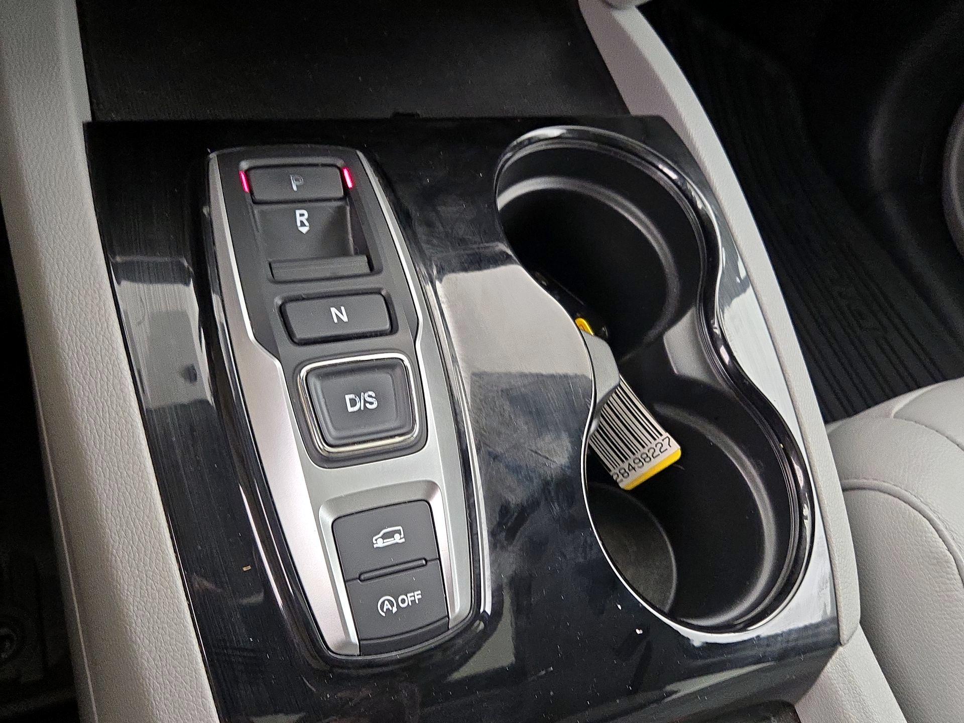 Thumbnail: 2016 Honda Pilot - 18